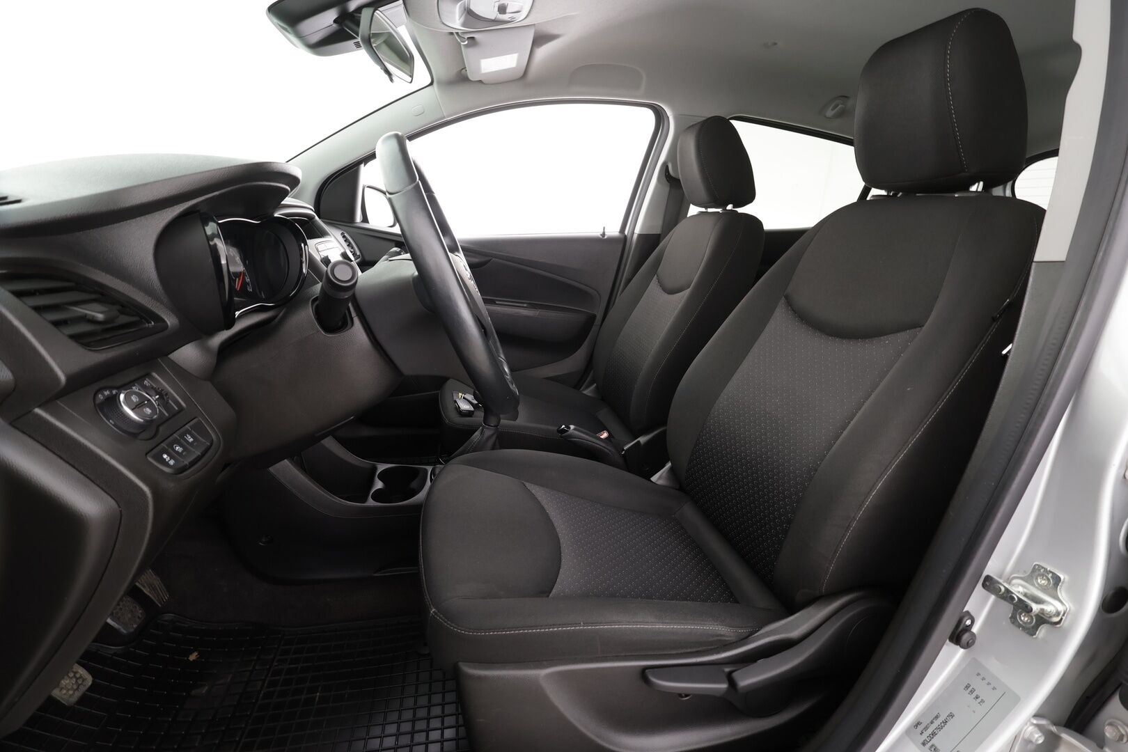 Opel Karl 2017 5-ov Enjoy 1,0 Ecotec 55kW MT5 * Suomi-auto / Vakkari / Radio / P.tutka / Kaistavahti / Lohkolämmitin / Ilmastointi / Ratinlämmitin * - 2xRenkaat - HULLUT VÄLIPÄIVÄT KORKOTARJOUS 2,49%