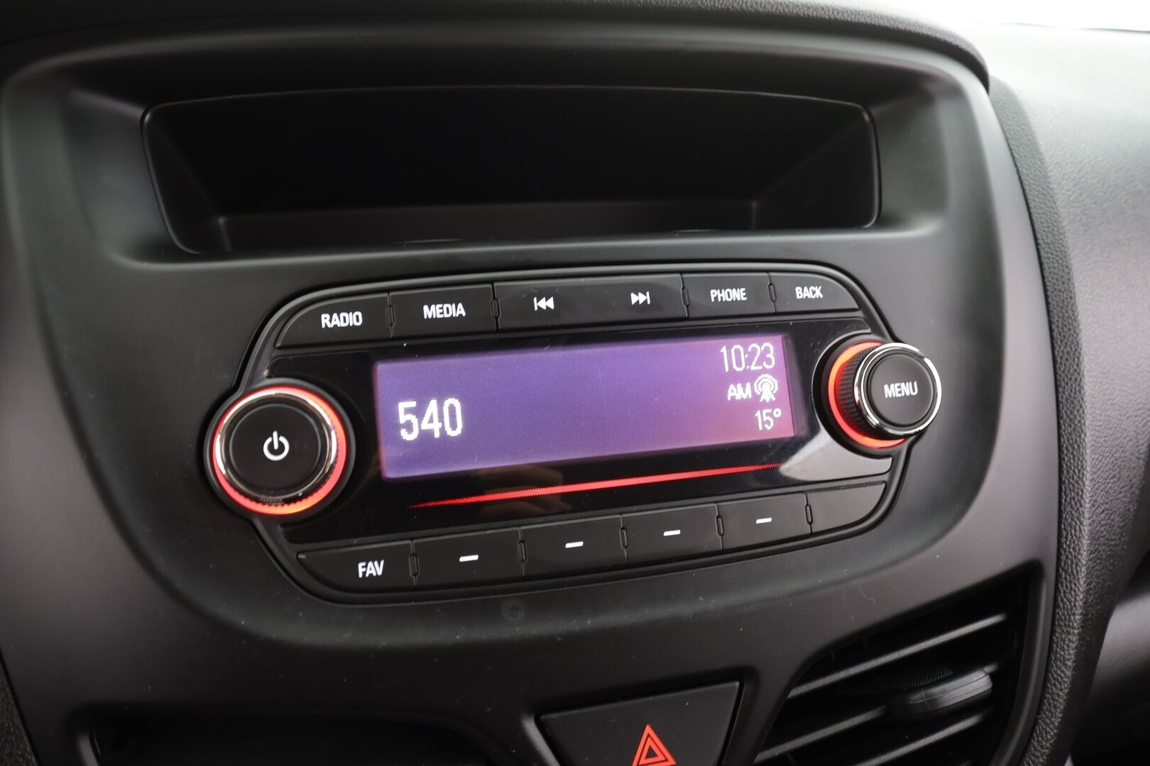 Opel Karl 2017 5-ov Enjoy 1,0 Ecotec 55kW MT5 * Suomi-auto / Vakkari / Radio / P.tutka / Kaistavahti / Lohkolämmitin / Ilmastointi / Ratinlämmitin * - 2xRenkaat 