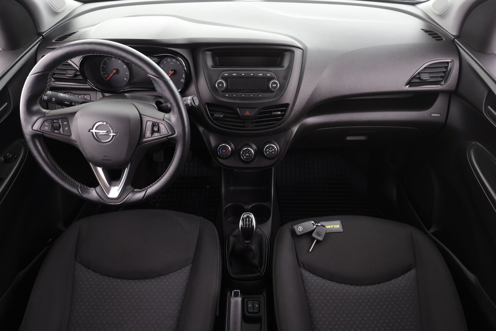 Opel Karl 2017 5-ov Enjoy 1,0 Ecotec 55kW MT5 * Suomi-auto / Vakkari / Radio / P.tutka / Kaistavahti / Lohkolämmitin / Ilmastointi / Ratinlämmitin * - 2xRenkaat 