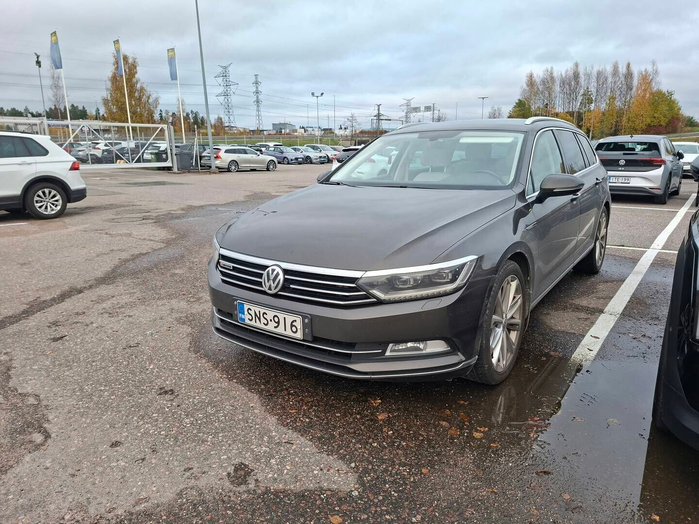 Volkswagen Passat 2016 Variant Highline 2,0 TSI 206 kW (280 hv) 4MOTION DSG-automaatti - | ACC | Webasto | DynAudio | Koukku | Nahka-alcantara Sporttipenkit | Tutkat | Apple&Android | Keyless | 2-om. Suomi-auto | 2x aluvanteet |