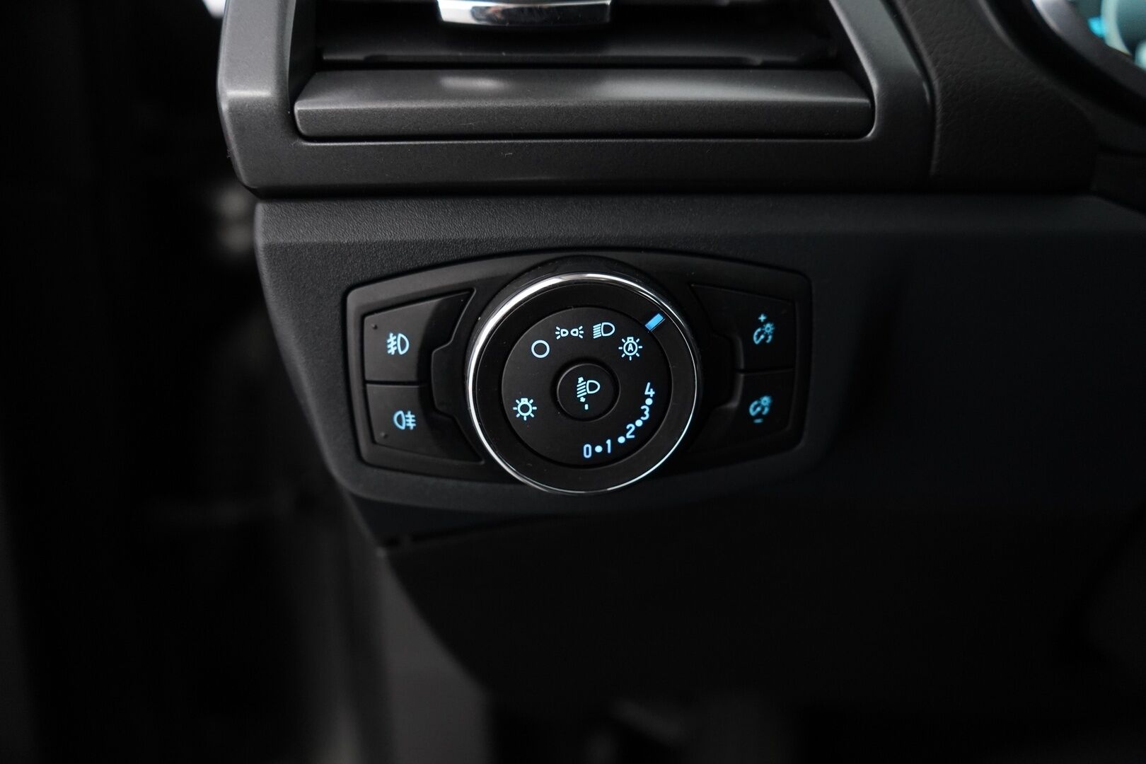 Ford Mondeo 2016 MYYDÄÄN HUUTOKAUPAT.COM