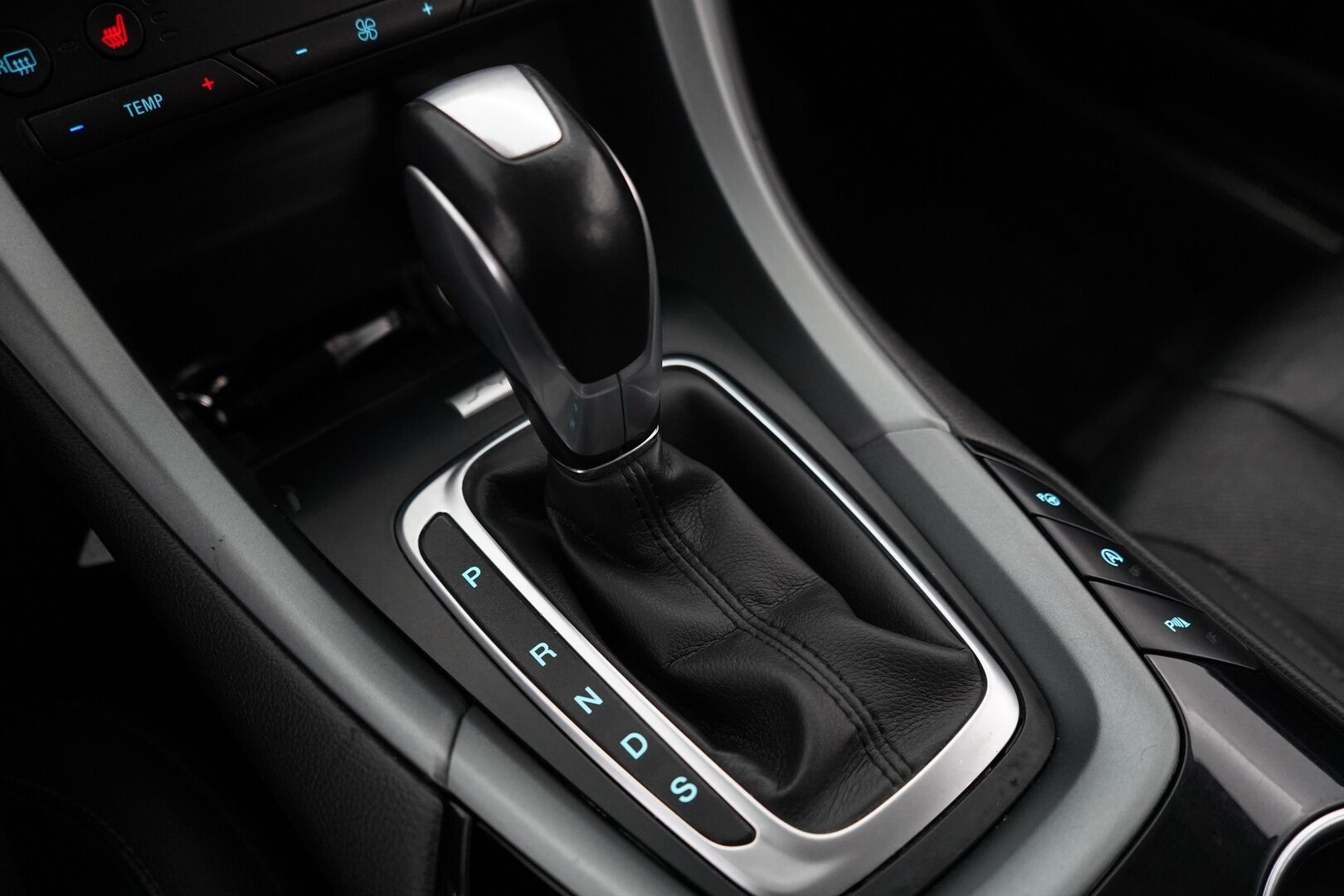 Ford Mondeo 2016 MYYDÄÄN HUUTOKAUPAT.COM