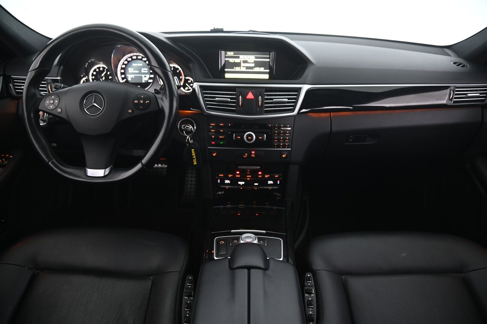 Mercedes-Benz E 2011 350 CDI Avantgarde - AMG sisä- ja ulkopaketti | Ortopedit muistilla | Tutkat | ILS | Lohko - KORKO VAIN 3,99 %