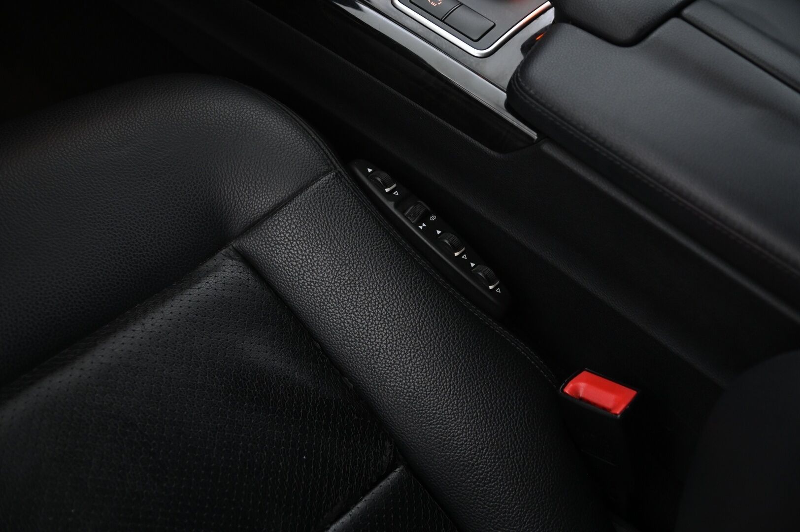 Mercedes-Benz E 2011 350 CDI Avantgarde - AMG sisä- ja ulkopaketti | Ortopedit muistilla | Tutkat | ILS | Lohko - KORKO VAIN 3,99 %