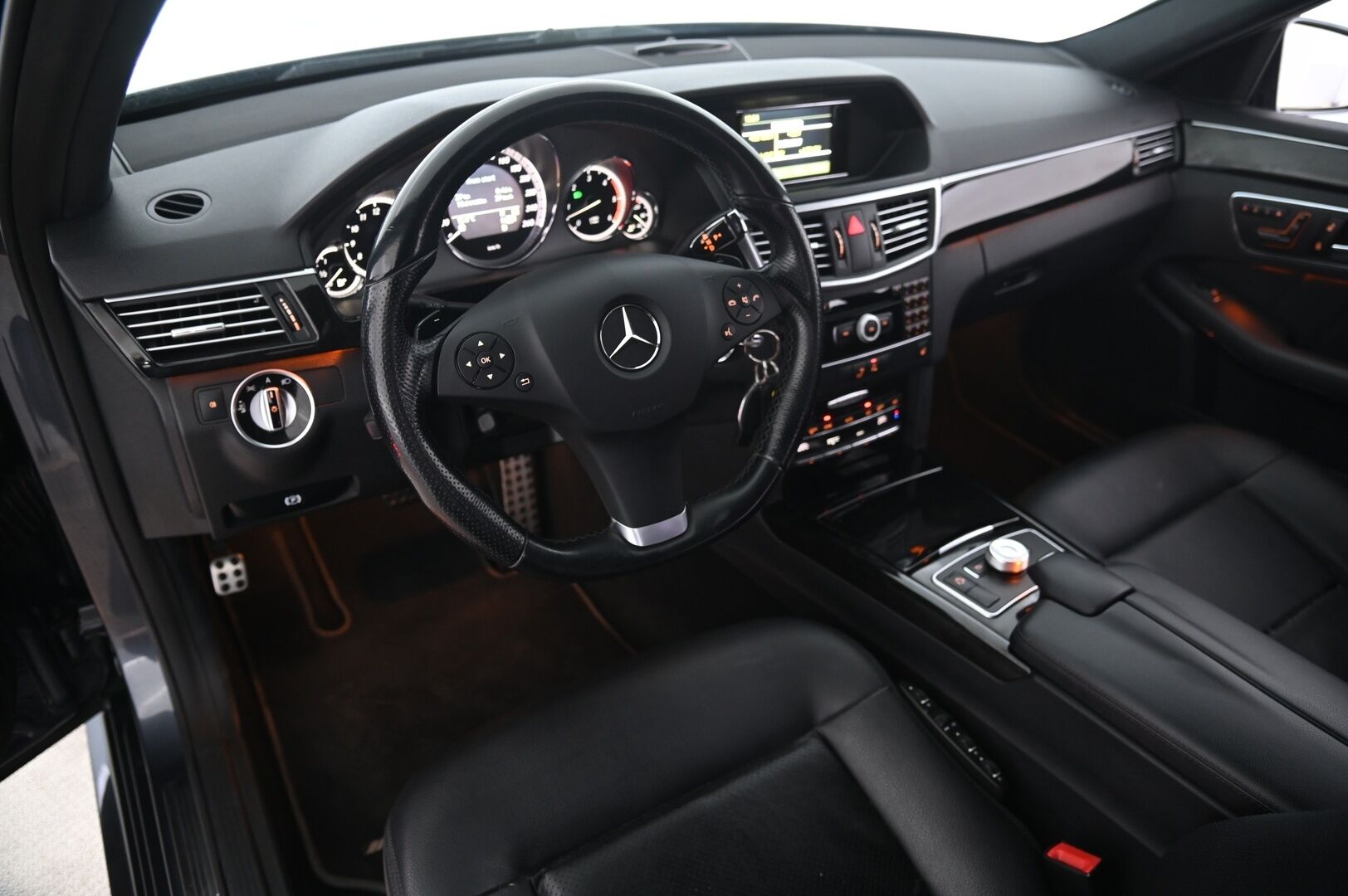 Mercedes-Benz E 2011 350 CDI Avantgarde - AMG sisä- ja ulkopaketti | Ortopedit muistilla | Tutkat | ILS | Lohko - KORKO VAIN 3,99 %