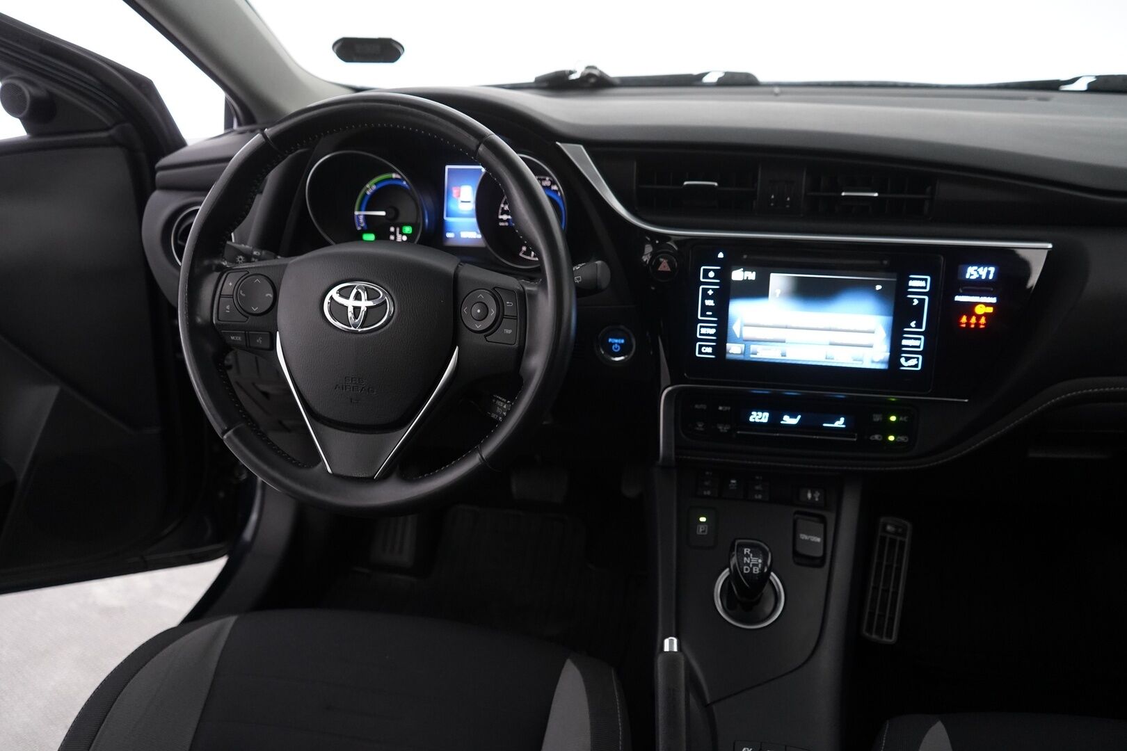 Toyota Auris 2016 Touring Sports 1,8 Hybrid Style * Lohko&Sisä / Vakkari / P.Kamera / Lasikatto / Keyless * - Suomi-auto / Juuri katsastettu / Facelift / Kahdet Toyotan vanteet