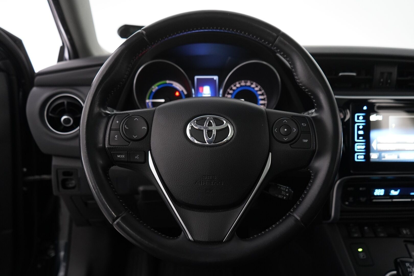Toyota Auris 2016 Touring Sports 1,8 Hybrid Style * Lohko&Sisä / Vakkari / P.Kamera / Lasikatto / Keyless * - Suomi-auto / Juuri katsastettu / Facelift / Kahdet Toyotan vanteet