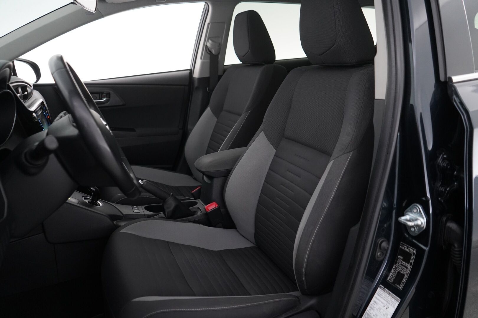 Toyota Auris 2016 Touring Sports 1,8 Hybrid Style * Lohko&Sisä / Vakkari / P.Kamera / Lasikatto / Keyless * - Suomi-auto / Juuri katsastettu / Facelift / Kahdet Toyotan vanteet
