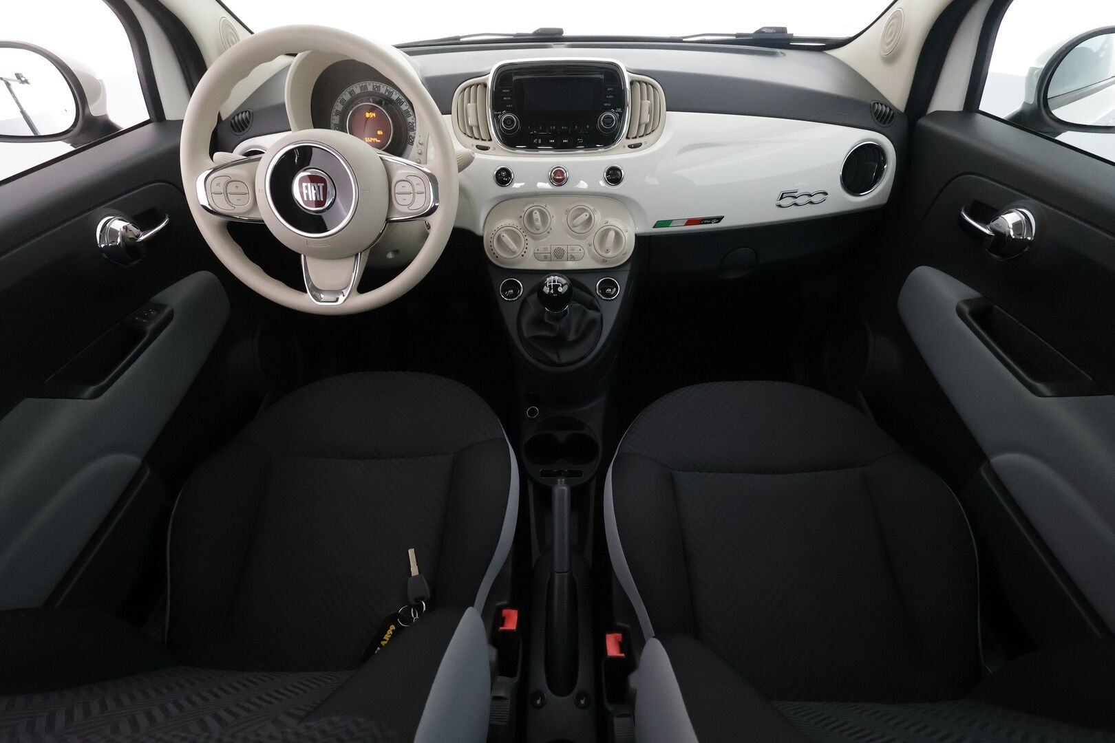 Fiat 500 2017 1,2 69hv Pop Start&Stop - | Siisti! | Ilmastointi | Penkinlämmittimet | Aux ja USB | Huoltokirja | 2x renkaat vanteineen | Sähkötoimiset etusivulasit | 
