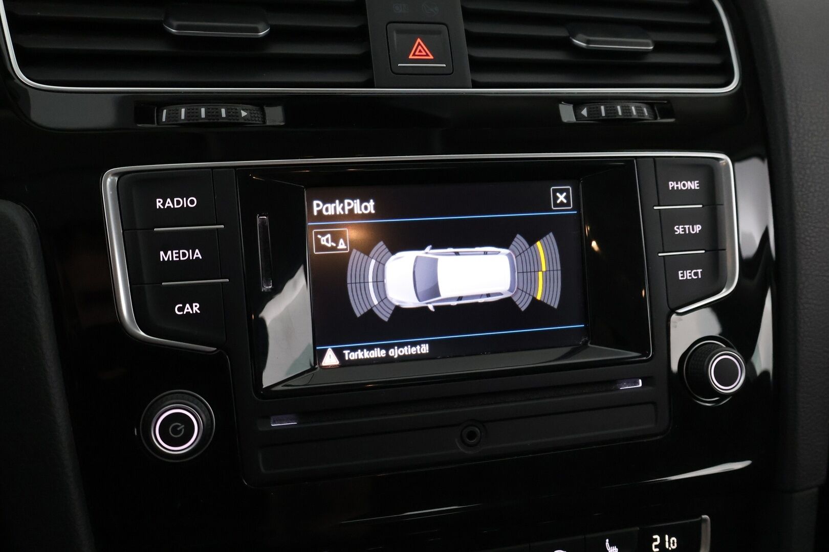 Volkswagen Golf 2016 Variant Allstar 1,2 TSI 81 kW (110 hv) DSG-automaatti - Webasto / Vetokoukku / KeylessGo / Bi-Xenon / Suomiauto / Peruutustutkat / 2x Fiksut renkaat / Juuri tullut!