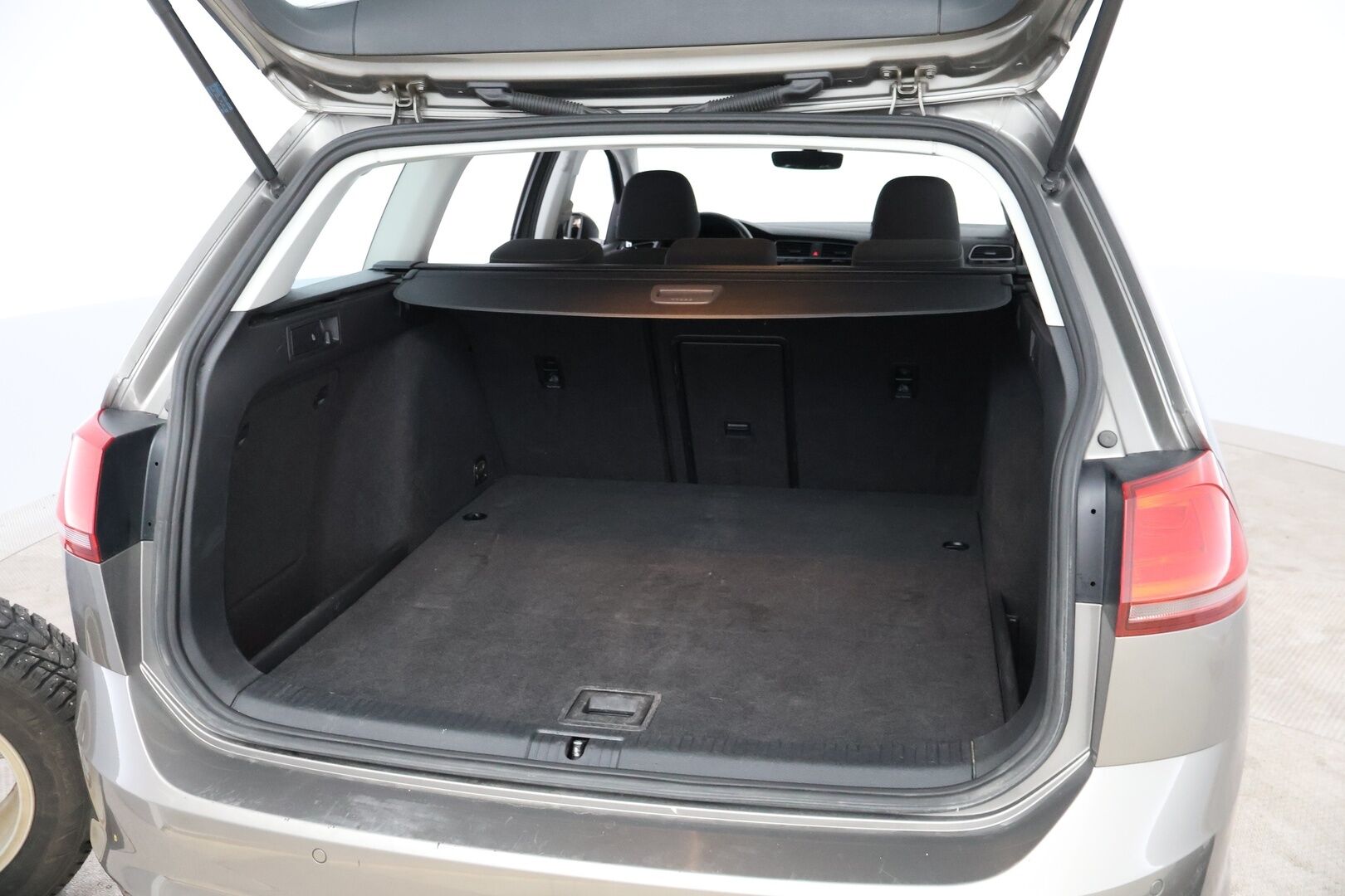 Volkswagen Golf 2016 Variant Allstar 1,2 TSI 81 kW (110 hv) DSG-automaatti - Webasto / Vetokoukku / KeylessGo / Bi-Xenon / Suomiauto / Peruutustutkat / 2x Fiksut renkaat / Juuri tullut!