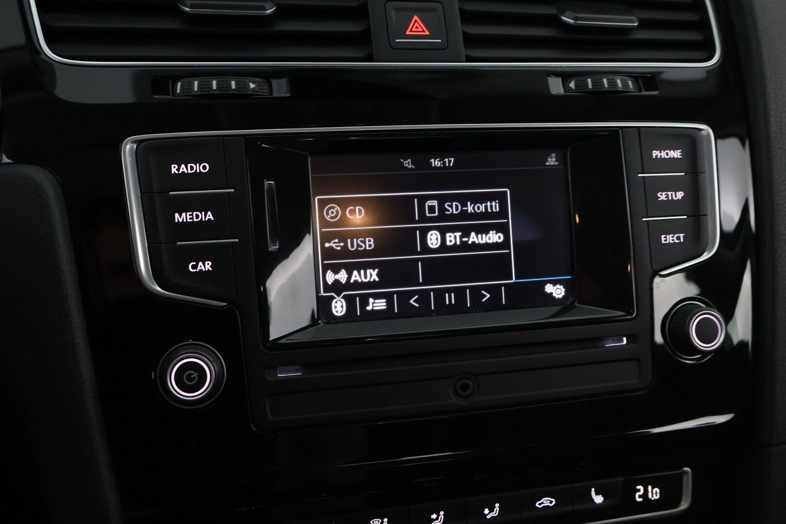 Volkswagen Golf 2016 Variant Allstar 1,2 TSI 81 kW (110 hv) DSG-automaatti - Webasto / Vetokoukku / KeylessGo / Bi-Xenon / Suomiauto / Peruutustutkat / 2x Fiksut renkaat / Juuri tullut!