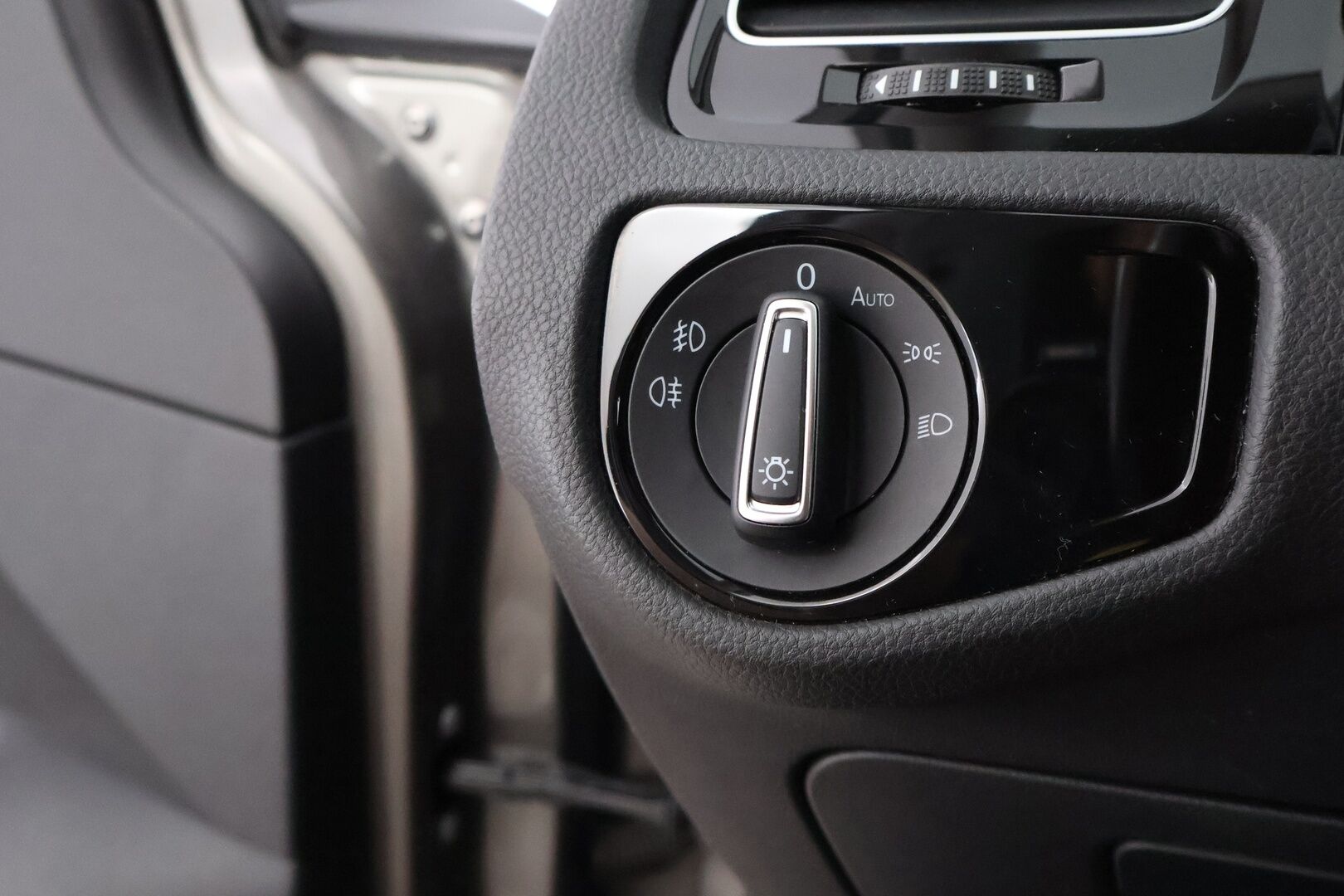 Volkswagen Golf 2016 Variant Allstar 1,2 TSI 81 kW (110 hv) DSG-automaatti - Webasto / Vetokoukku / KeylessGo / Bi-Xenon / Suomiauto / Peruutustutkat / 2x Fiksut renkaat / Juuri tullut!