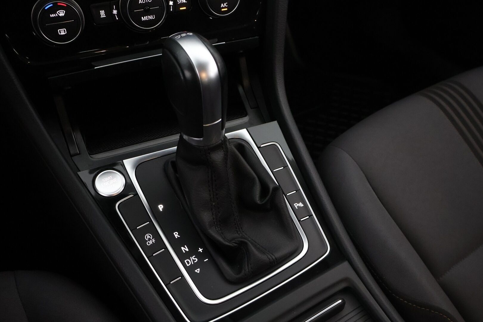 Volkswagen Golf 2016 Variant Allstar 1,2 TSI 81 kW (110 hv) DSG-automaatti - Webasto / Vetokoukku / KeylessGo / Bi-Xenon / Suomiauto / Peruutustutkat / 2x Fiksut renkaat / Juuri tullut!
