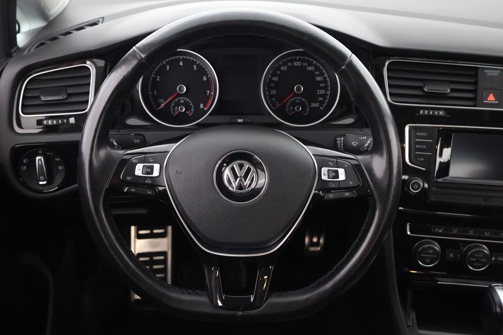 Volkswagen Golf 2016 Variant Allstar 1,2 TSI 81 kW (110 hv) DSG-automaatti - Webasto / Vetokoukku / KeylessGo / Bi-Xenon / Suomiauto / Peruutustutkat / 2x Fiksut renkaat / Juuri tullut!