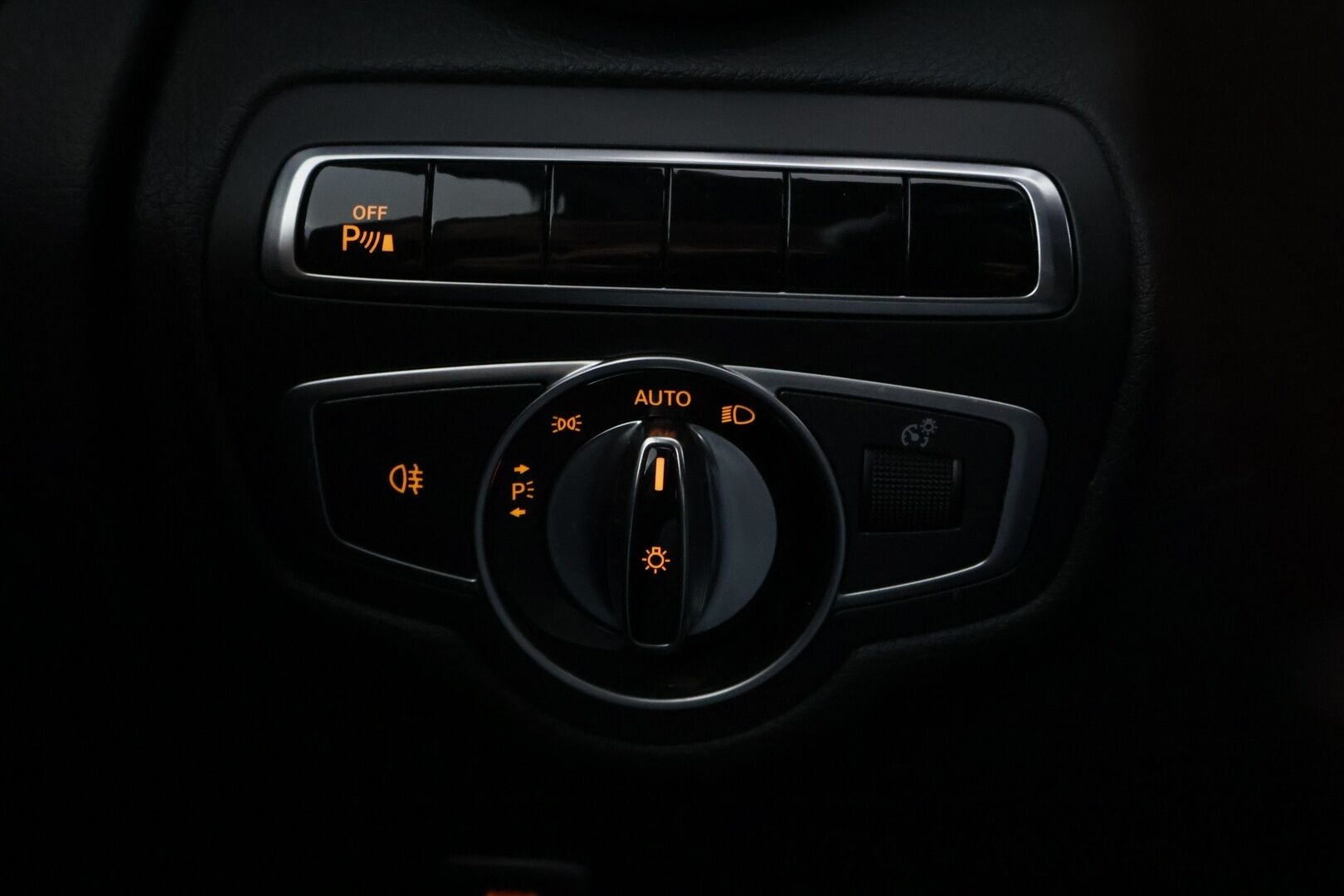 Mercedes-Benz GLC 2016 350 e 4Matic A Premium Business - YritysOutlet - Myydään vain yrityksille - Koukku / Airmatic / LED / Sporttinahat!