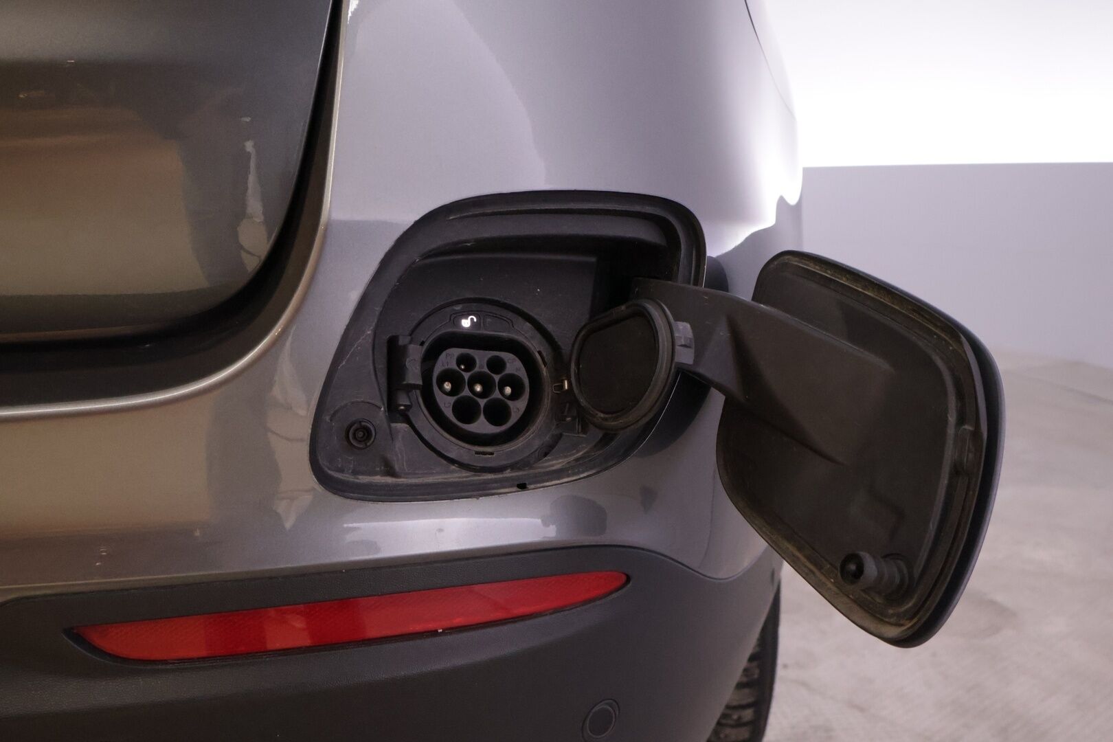 Mercedes-Benz GLC 2016 350 e 4Matic A Premium Business - YritysOutlet - Myydään vain yrityksille - Koukku / Airmatic / LED / Sporttinahat!