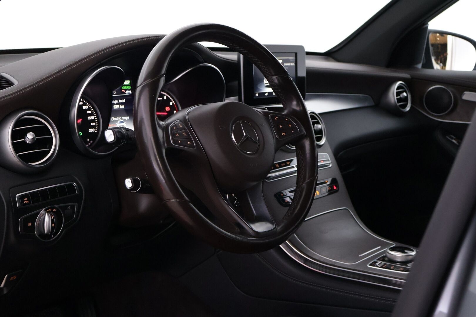 Mercedes-Benz GLC 2016 350 e 4Matic A Premium Business - YritysOutlet - Myydään vain yrityksille - Koukku / Airmatic / LED / Sporttinahat!