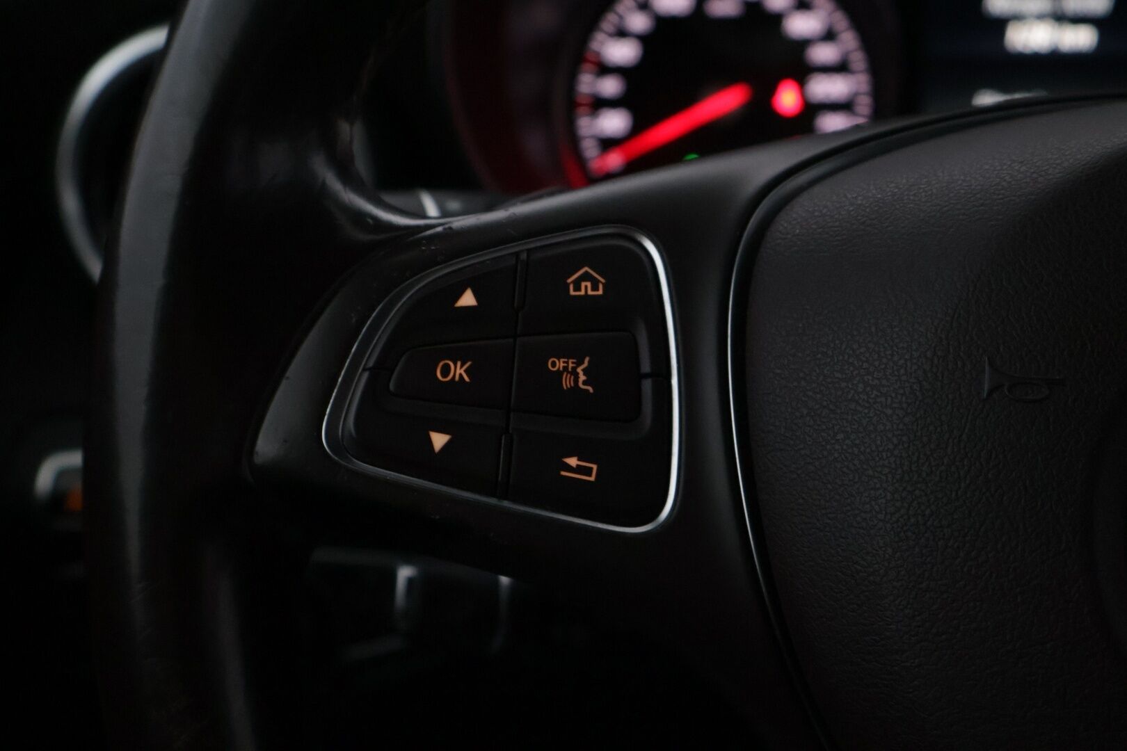 Mercedes-Benz GLC 2016 350 e 4Matic A Premium Business - YritysOutlet - Myydään vain yrityksille - Koukku / Airmatic / LED / Sporttinahat!