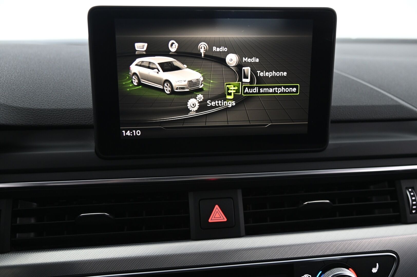 Audi A4 2016 1.4 TFSI Avant Business Sport S-tronic *Koukku / Lohko / Tutkat / Sport-penkit * - *Jakopää juuri tehty / 2x renkaat ja alumiinivanteet / Juuri katsastettu*