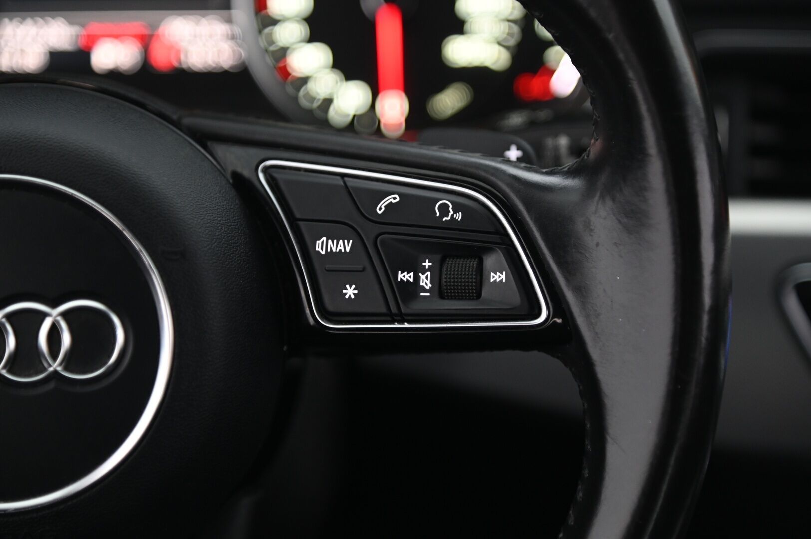 Audi A4 2016 1.4 TFSI Avant Business Sport S-tronic *Koukku / Lohko / Tutkat / Sport-penkit * - *Jakopää juuri tehty / 2x renkaat ja alumiinivanteet / Juuri katsastettu*