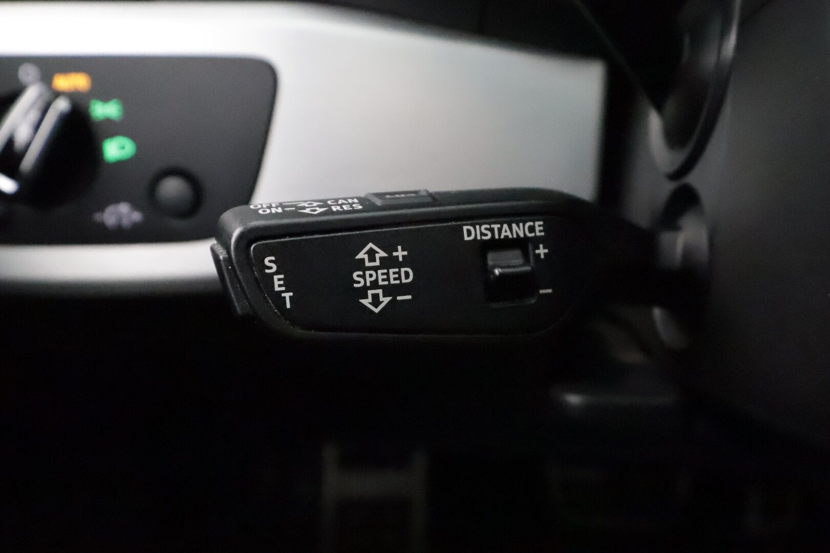 Audi A4 2017 Avant S-Line 2,0 TDI 140 kW quattro S tronic - ACC | Webasto | Digimittaristo | Sporttipenkit | LED | Navi | Kahdet renkaat aluvanteilla