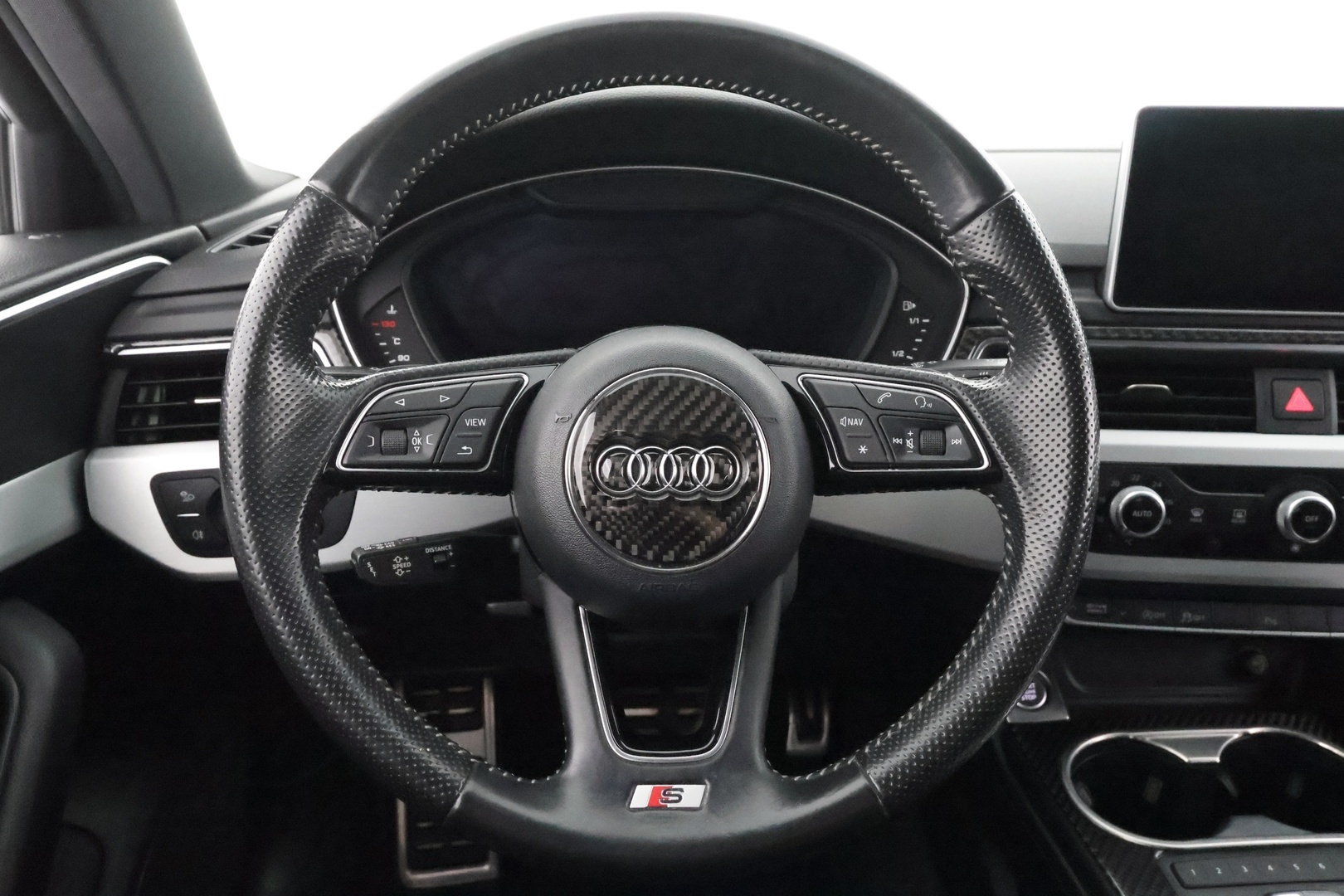 Audi A4 2017 Avant S-Line 2,0 TDI 140 kW quattro S tronic * ACC / Webasto / Digimittaristo / Sporttipenkit / LED / Navi * - Kahdet renkaat aluvanteilla - HULLUT AVAJAISHULINAT KORKOTARJOUS 3,29 %