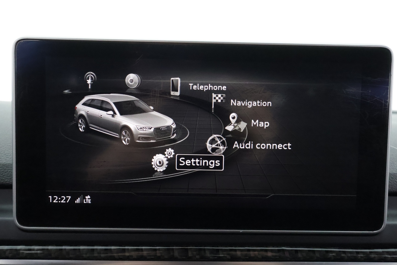 Audi A4 2017 Avant S-Line 2,0 TDI 140 kW quattro S tronic * ACC / Webasto / Digimittaristo / Sporttipenkit / LED / Navi * - Kahdet renkaat aluvanteilla - HULLUT AVAJAISHULINAT KORKOTARJOUS 3,29 %