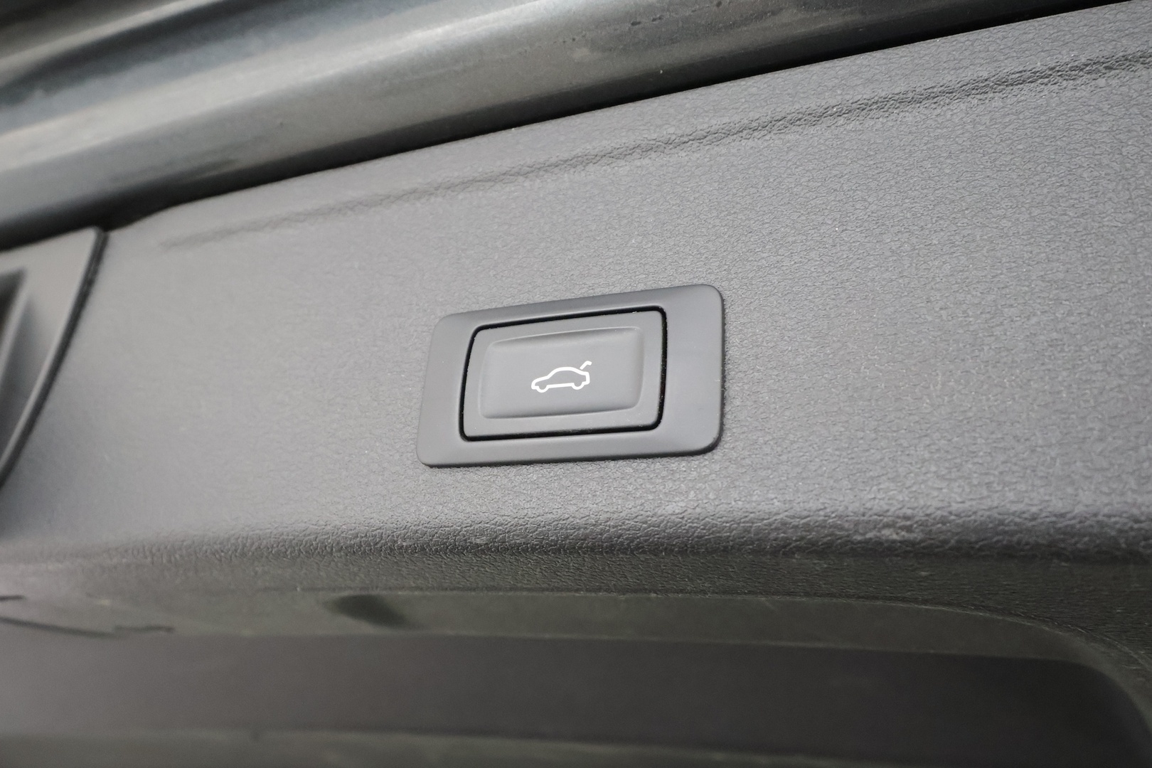 Audi A4 2017 Avant S-Line 2,0 TDI 140 kW quattro S tronic * ACC / Webasto / Digimittaristo / Sporttipenkit / LED / Navi * - Kahdet renkaat aluvanteilla - HULLUT AVAJAISHULINAT KORKOTARJOUS 3,29 %