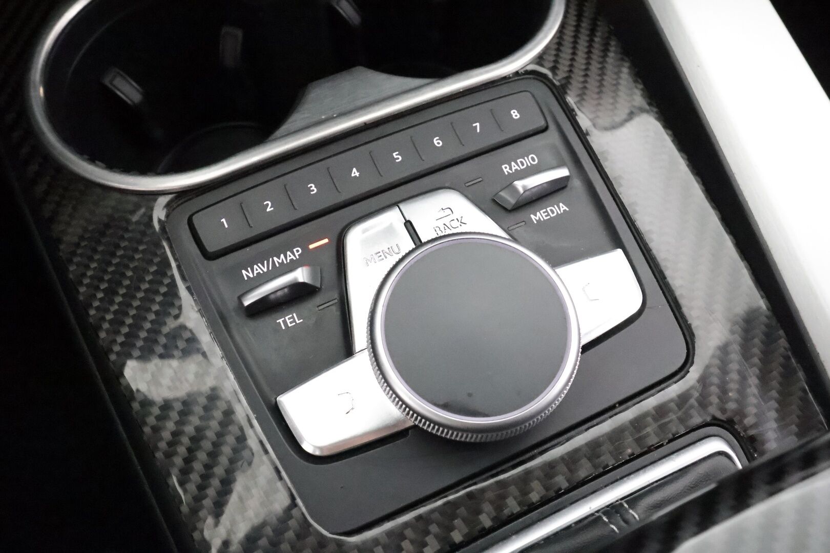 Audi A4 2017 Avant S-Line 2,0 TDI 140 kW quattro S tronic - ACC | Webasto | Digimittaristo | Sporttipenkit | LED | Navi | Kahdet renkaat aluvanteilla
