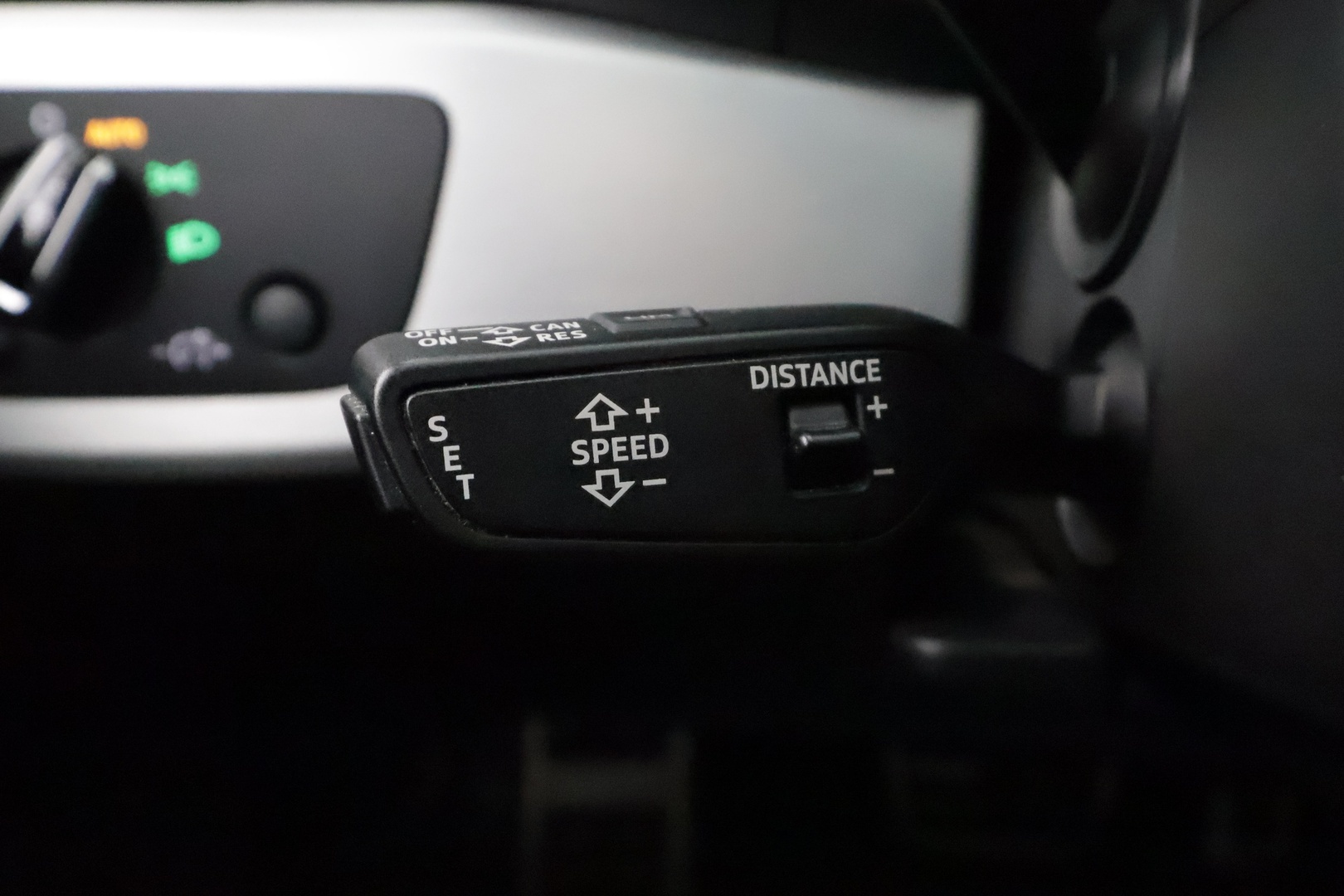 Audi A4 2017 Avant S-Line 2,0 TDI 140 kW quattro S tronic * ACC / Webasto / Digimittaristo / Sporttipenkit / LED / Navi * - Kahdet renkaat aluvanteilla - HULLUT AVAJAISHULINAT KORKOTARJOUS 3,29 %