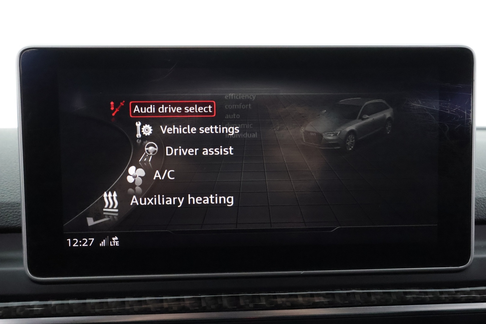 Audi A4 2017 Avant S-Line 2,0 TDI 140 kW quattro S tronic * ACC / Webasto / Digimittaristo / Sporttipenkit / LED / Navi * - Kahdet renkaat aluvanteilla - HULLUT AVAJAISHULINAT KORKOTARJOUS 3,29 %