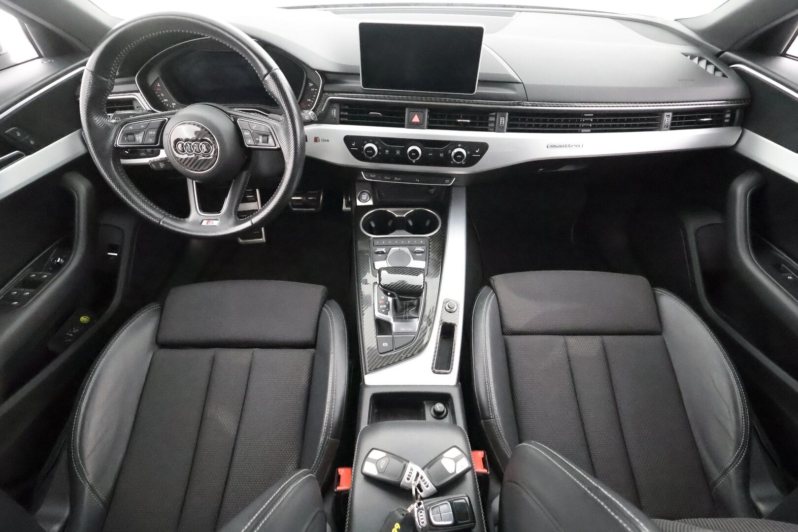 Audi A4 2017 Avant S-Line 2,0 TDI 140 kW quattro S tronic * ACC / Webasto / Digimittaristo / Sporttipenkit / LED / Navi * - Kahdet renkaat aluvanteilla - HULLUT AVAJAISHULINAT KORKOTARJOUS 3,29 %