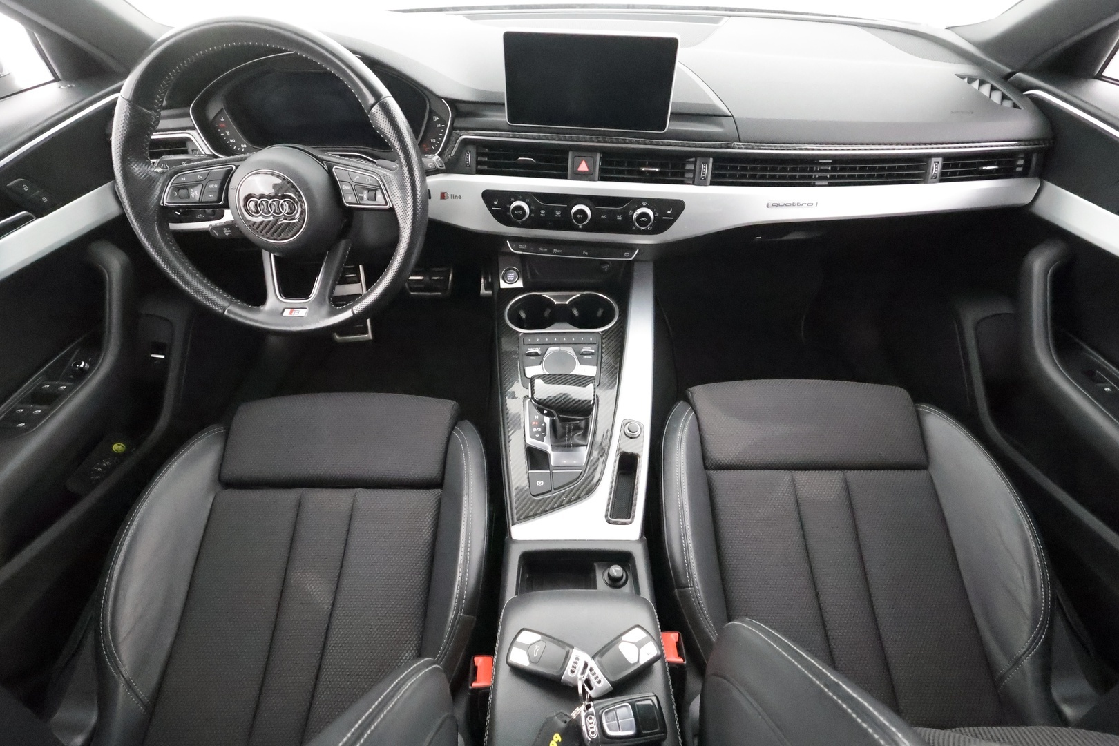 Audi A4 2017 Avant S-Line 2,0 TDI 140 kW quattro S tronic * ACC / Webasto / Digimittaristo / Sporttipenkit / LED / Navi * - Kahdet renkaat aluvanteilla - HULLUT AVAJAISHULINAT KORKOTARJOUS 3,29 %