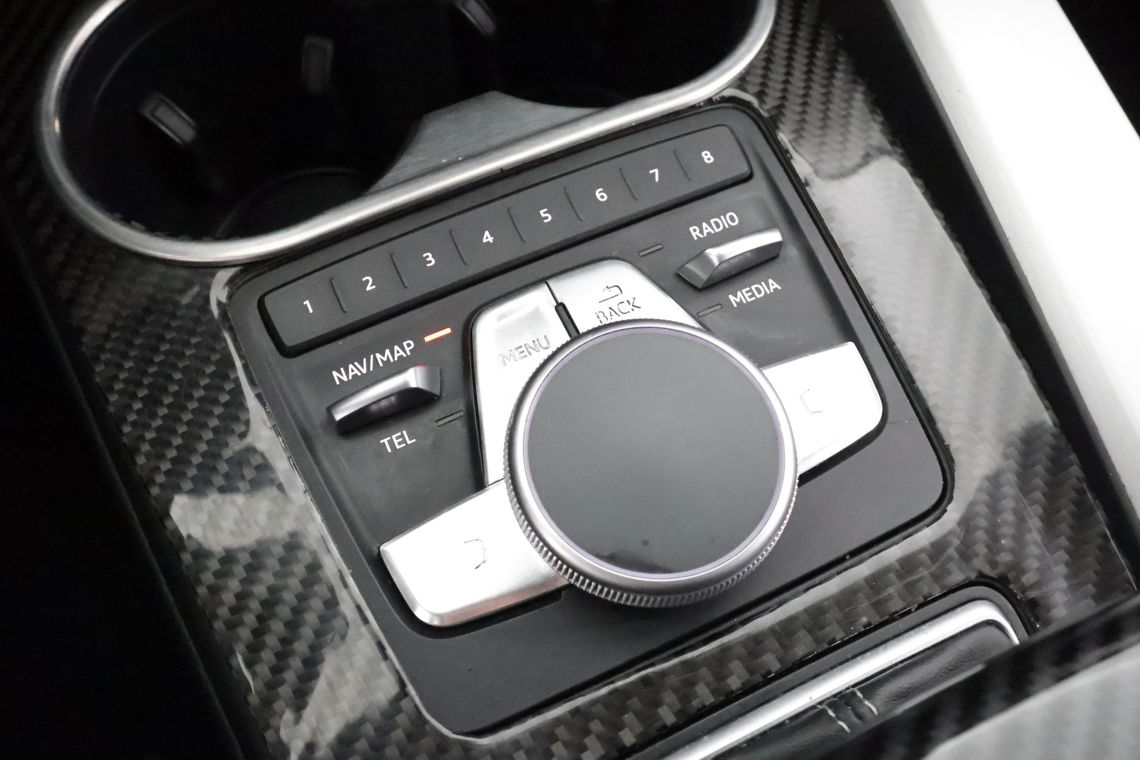 Audi A4 2017 Avant S-Line 2,0 TDI 140 kW quattro S tronic * ACC / Webasto / Digimittaristo / Sporttipenkit / LED / Navi * - Kahdet renkaat aluvanteilla - HULLUT AVAJAISHULINAT KORKOTARJOUS 3,29 %