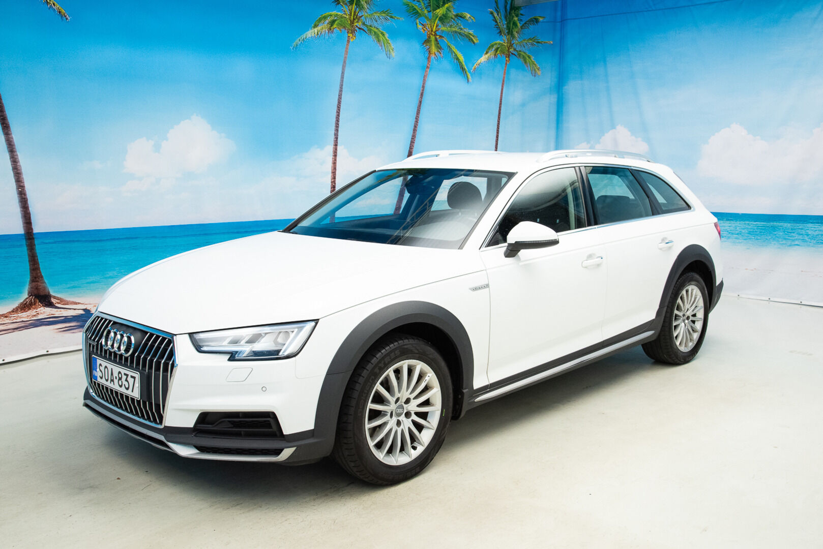 Audi A4 allroad quattro 2018 2.0 TDI Business Comfort Edition / Matrix-LED / Webasto / Vetokoukku / Muistipenkki - Merkkiliikkeen huoltohistoria / Jakohihna vaihdettu 219tkm!