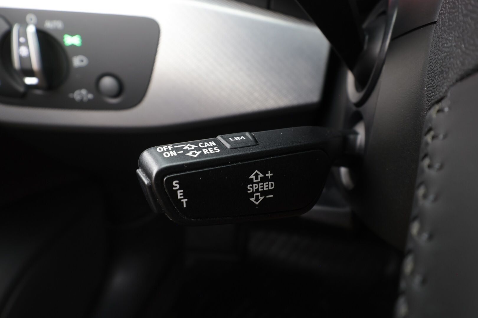 Audi A4 2018 Sedan Business Sport Comfort S line Edition 1,4 TFSI 110 kW S tronic - | Webasto | Taittuva koukku | Sporttipenkit | P.tutkat | Apple & Android | LED | Audi Sound System | Pre Sense | 2x renkaat aluin |