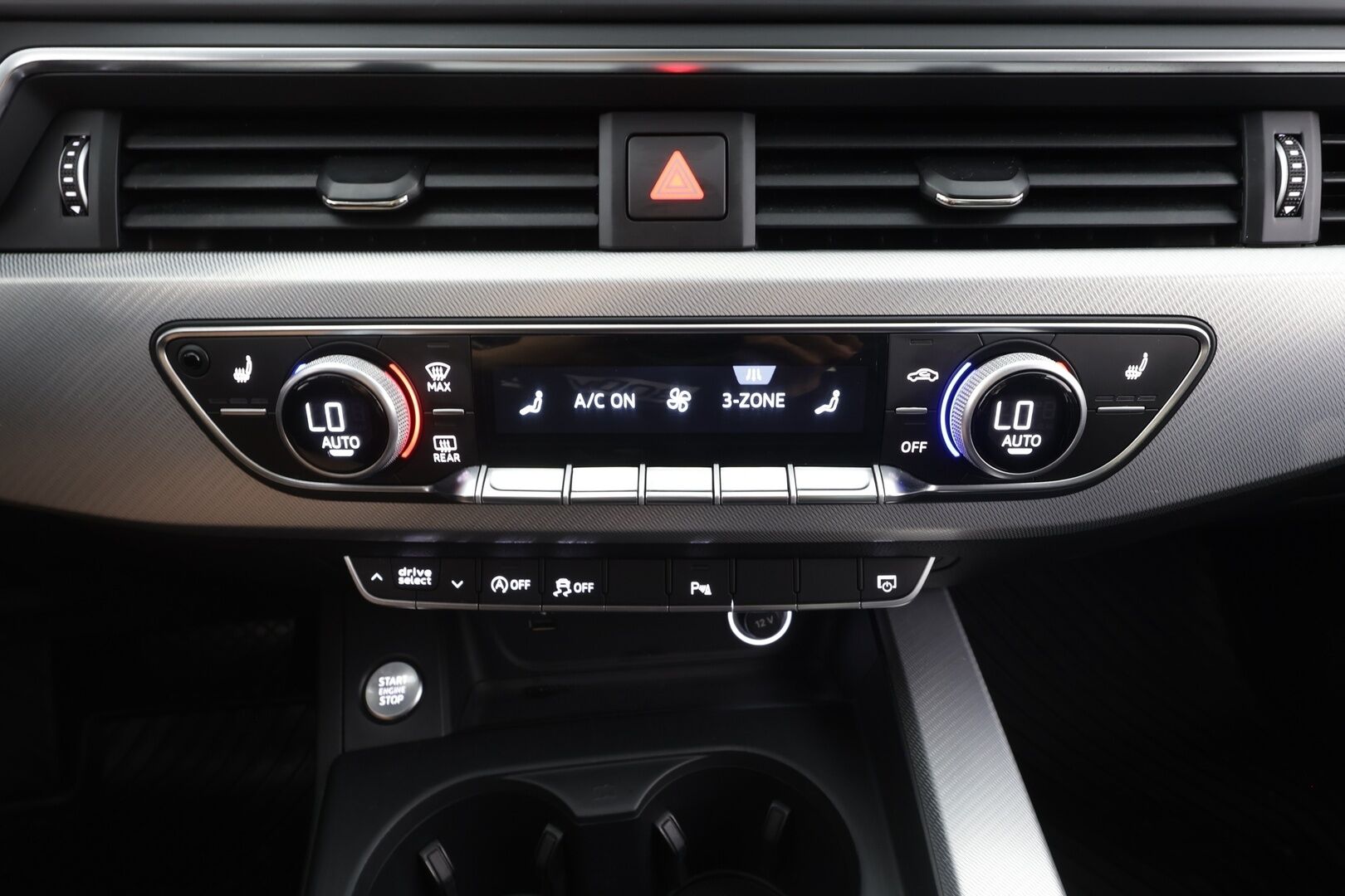 Audi A4 2018 Sedan Business Sport Comfort S line Edition 1,4 TFSI 110 kW S tronic - | Webasto | Taittuva koukku | Sporttipenkit | P.tutkat | Apple & Android | LED | Audi Sound System | Pre Sense | 2x renkaat aluin |