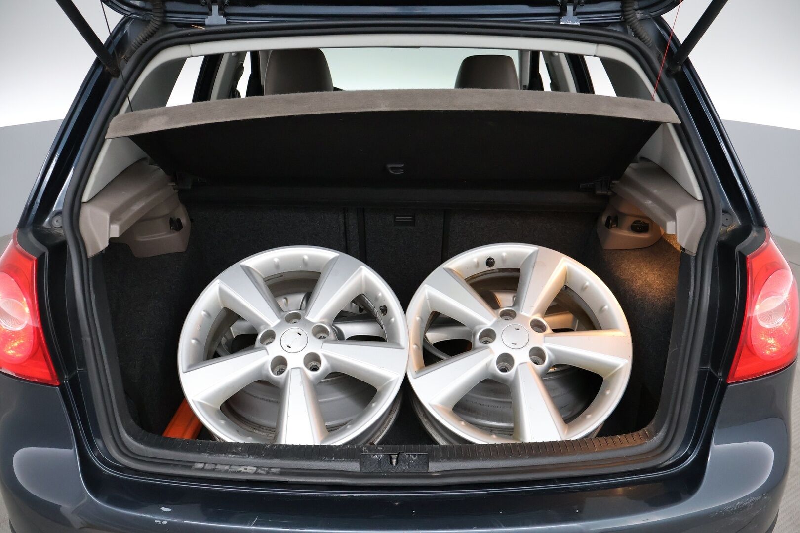 Volkswagen Golf 2007 GT Sport 2,0 TDI 125 kW PowerDiesel 4-ov - Tämä auto myydään huutokaupat.com -sivuston kautta | Aito GT Sport | Nahat | Xenon | Aluvanteet | Climatronic