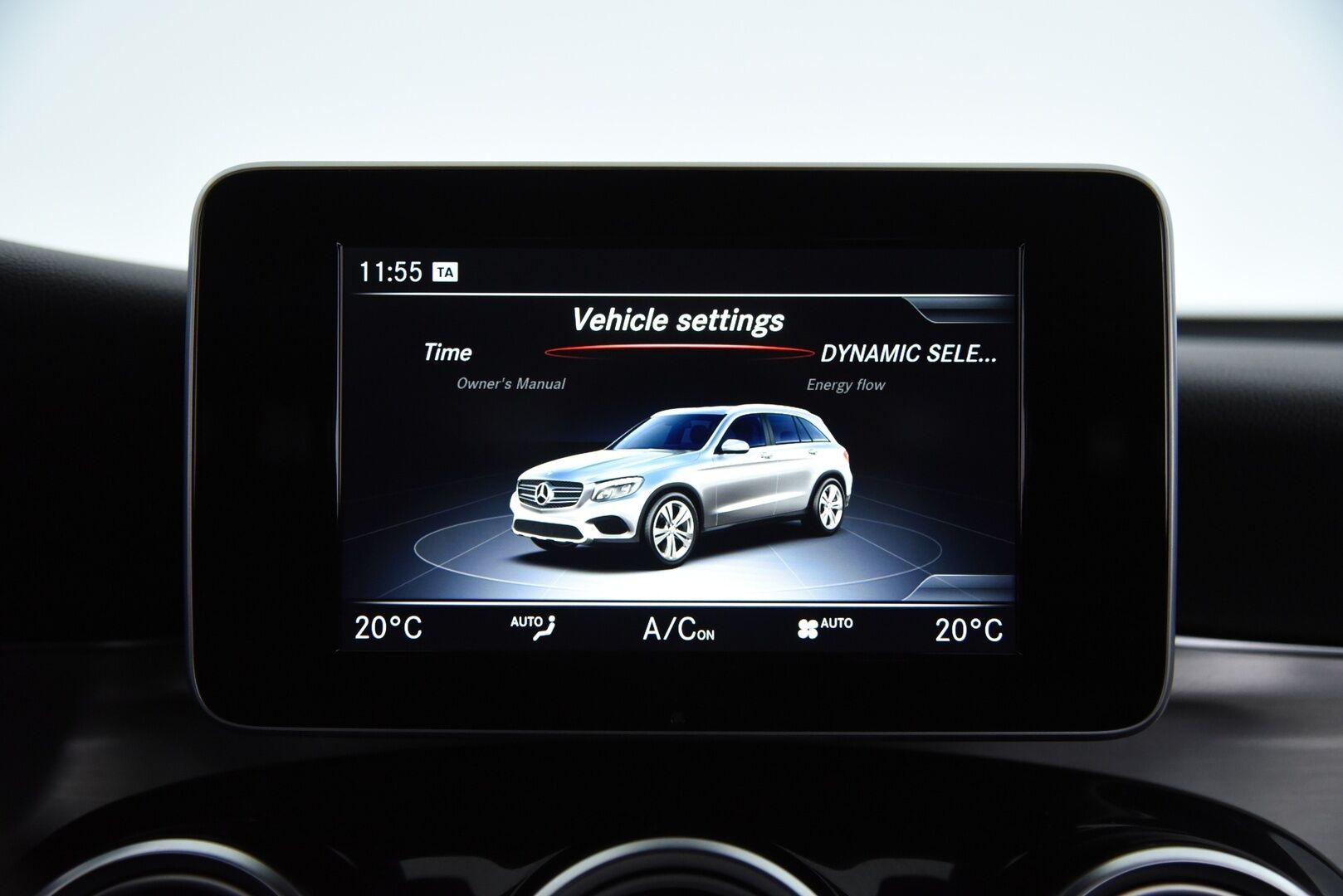 Mercedes-Benz GLC 2018 350 e 4Matic A Premium Business AMG / ILS LED / Nahka/Alcantara / P-kamera / Koukku / Apple&Android - AMG sisä- ja ulkopaketilla / 2-omisteinen Suomi-auto / 