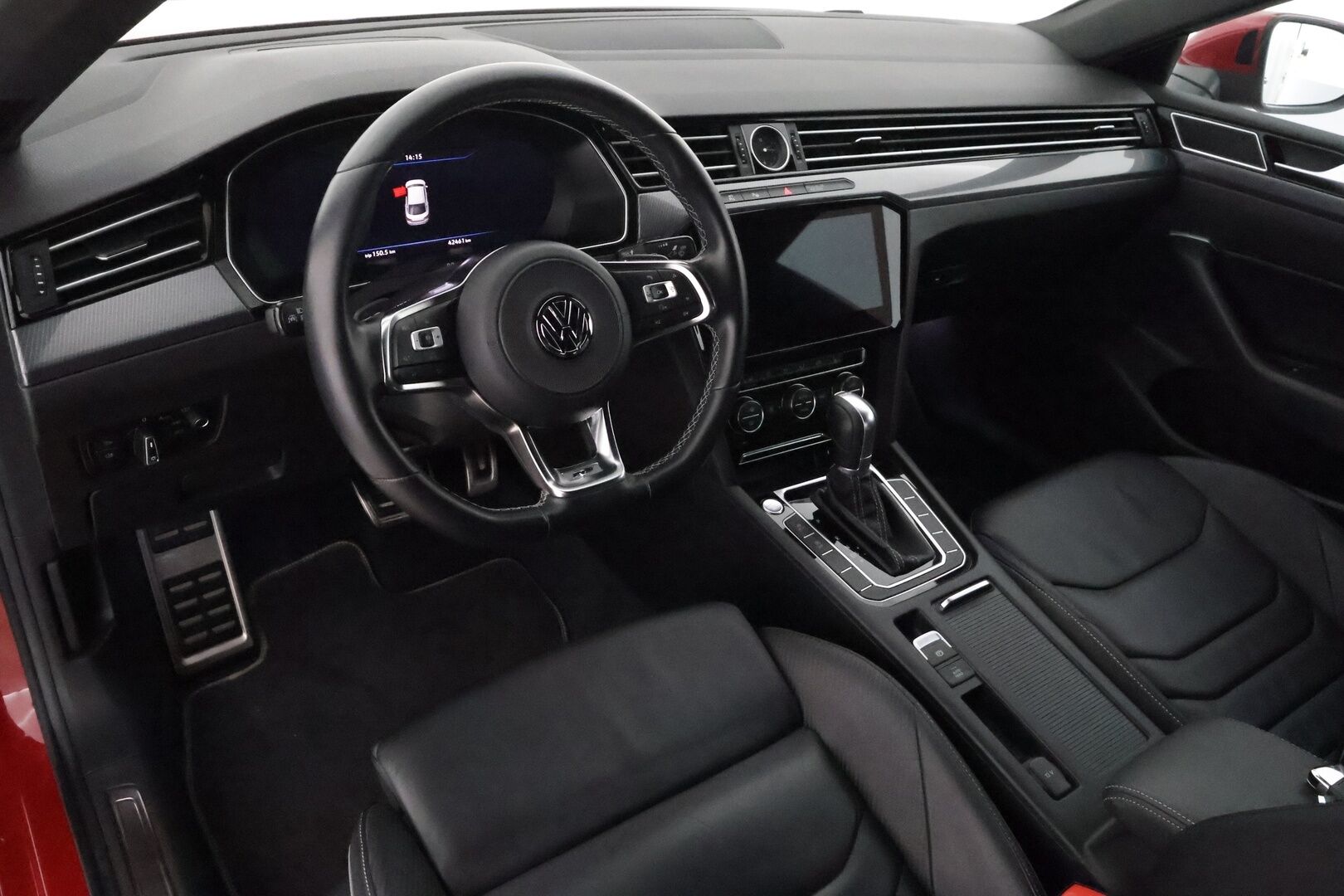 Volkswagen Arteon 2018 R-Line 2,0 TSI 280 hv 4MOTION DSG **HUD / Adapt. vakkari / Webasto / Digimittaristo / 360 Kamera / Hierova muistipenkki** - 3,99 % KORKOTARJOUS TÄHÄN AUTOON - 1-om. Suomi-auto / Merkkihuollettu / Apple&Android / Adapt. LED / Keyless / Nahkasisusta