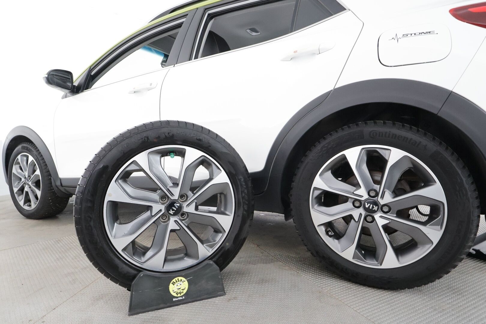 Kia Stonic 2018 1,0 T-GDI ISG 120hv EX Design EcoDynamics * Sisätilanlämmitin / Koukku / P.Kamera / LED-lisävalo / Apple&Android * - Suomi-auto / Kahdet renkaat aluvanteilla / LIMITED EDITION 