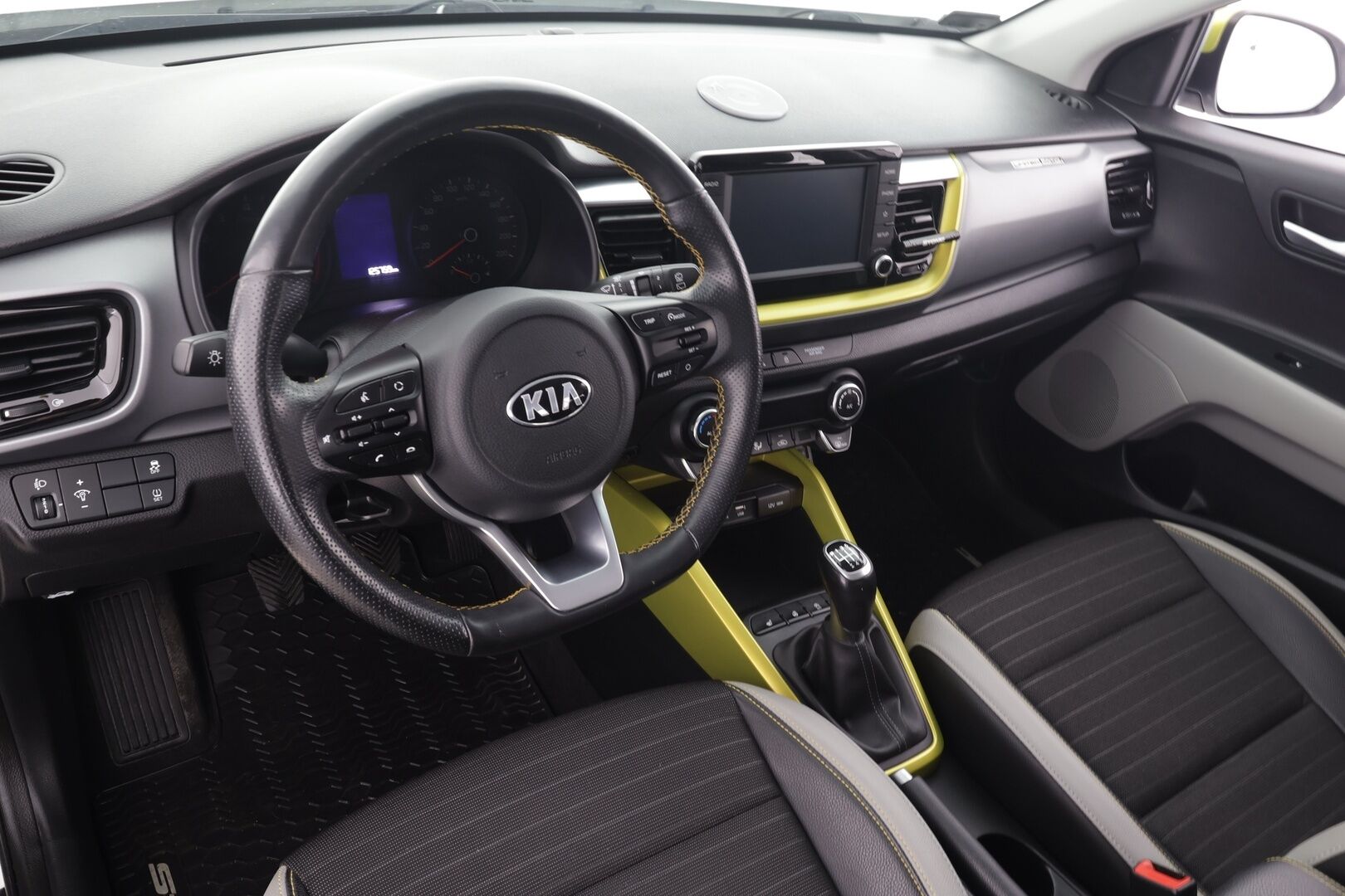 Kia Stonic 2018 1,0 T-GDI ISG 120hv EX Design EcoDynamics * Sisätilanlämmitin / Koukku / P.Kamera / LED-lisävalo / Apple&Android * - Suomi-auto / Kahdet renkaat aluvanteilla / LIMITED EDITION 