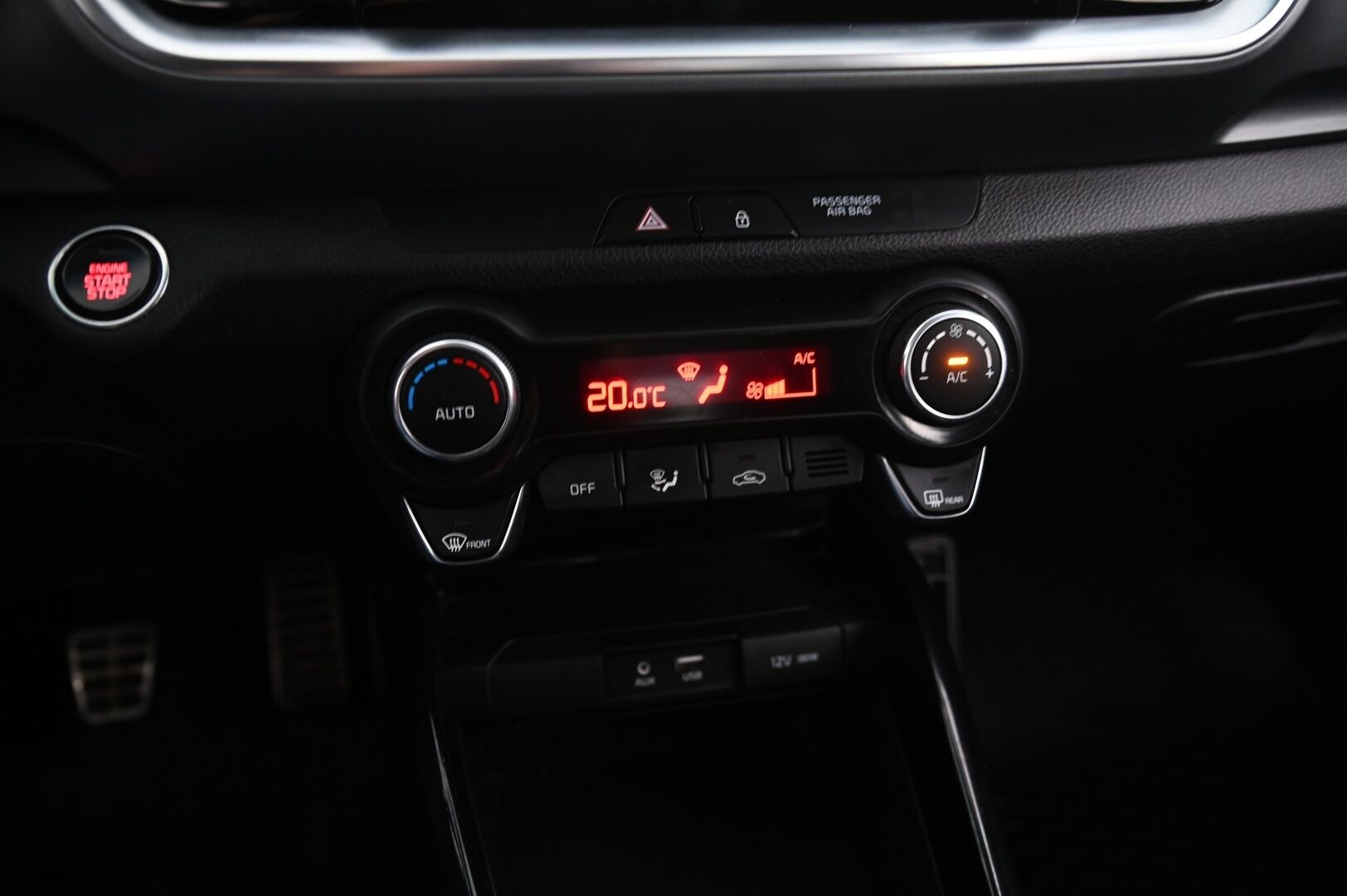 Kia Stonic 2018 1,0 T-GDI ISG 120hv TX Design EcoDynamics - Vakkari | Lohko | KeyLessGo | AppleCarPlay&AndroidAuto | P*Kamera  | Ratin lämmitin | Suomi-auto | 2x hyvät renkaat&vanteet
