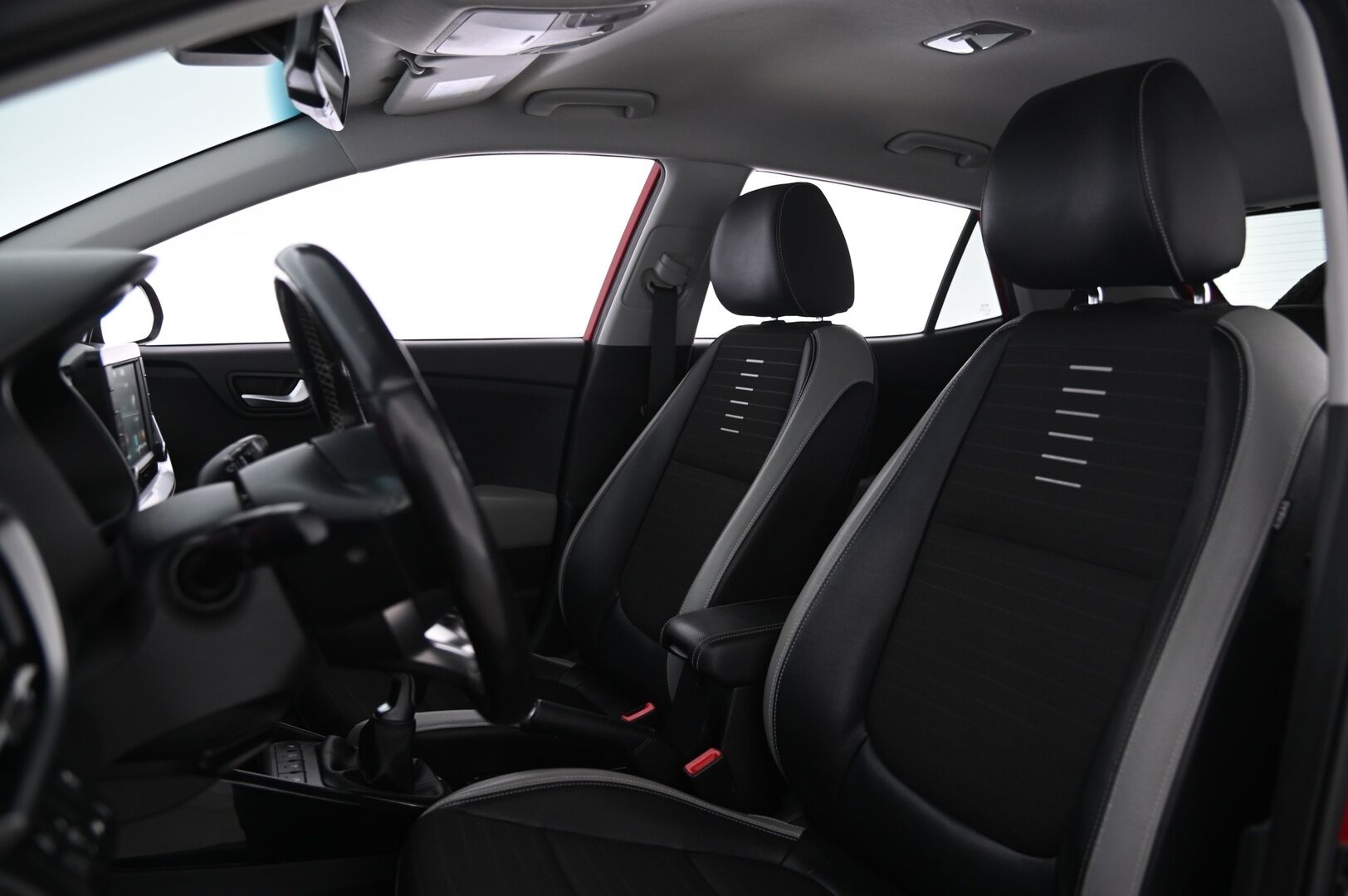 Kia Stonic 2018 1,0 T-GDI ISG 120hv TX Design EcoDynamics - Vakkari | Lohko | KeyLessGo | AppleCarPlay&AndroidAuto | P*Kamera  | Ratin lämmitin | Suomi-auto | 2x hyvät renkaat&vanteet