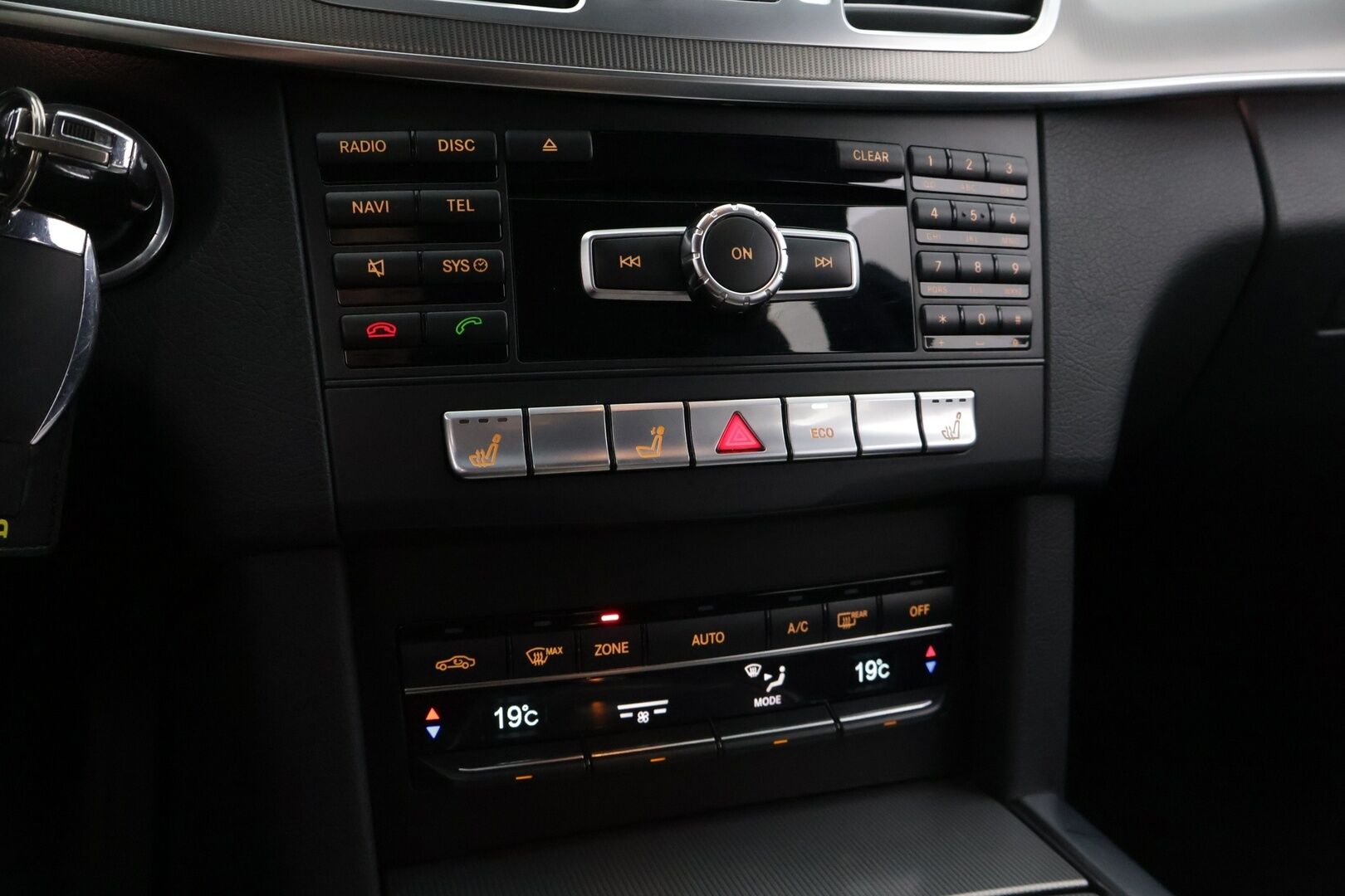 Mercedes-Benz E 2014 250 CDI BE T A * ILS / Ortopedipenkit / Navi / Vakkari *