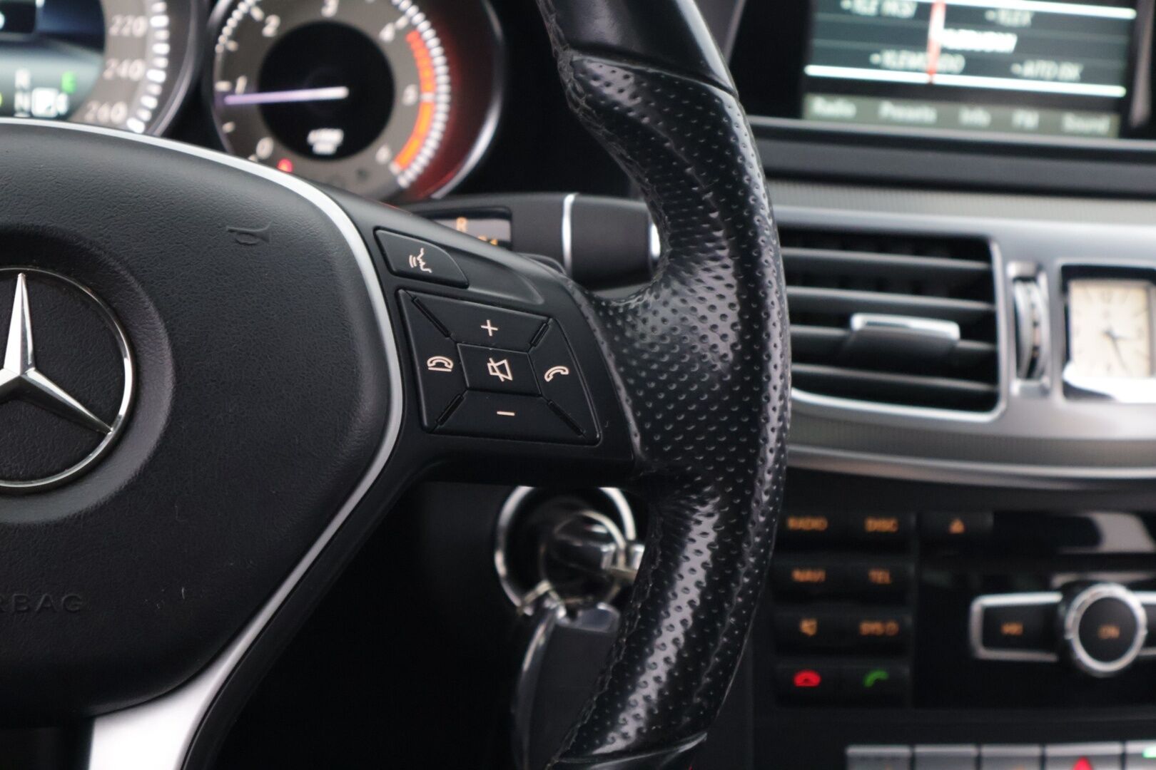 Mercedes-Benz E 2014 250 CDI BE T A * ILS / Ortopedipenkit / Navi / Vakkari *
