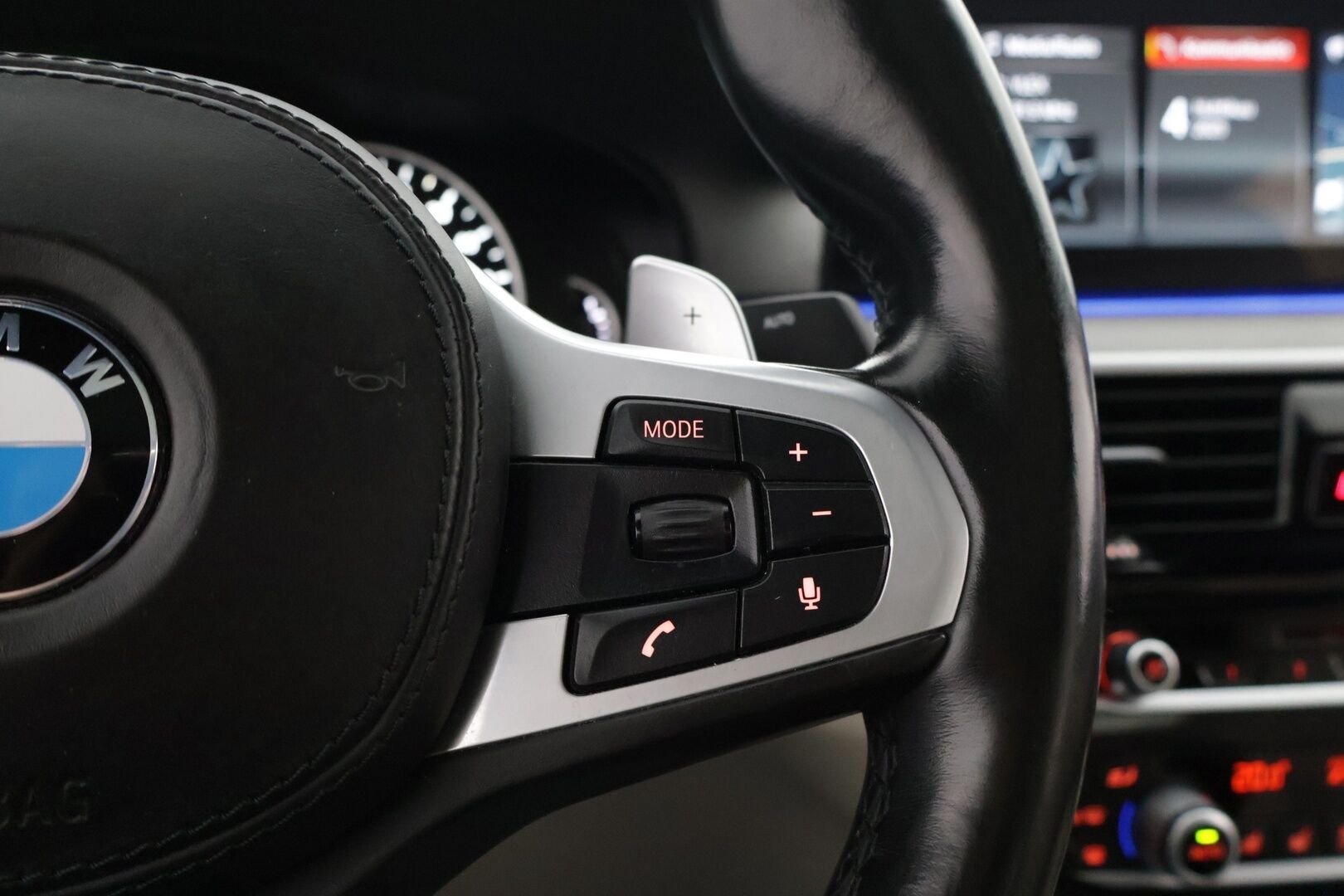 BMW 530 2018 G30 Sedan 530e A iPerformance M-sport - Ilmastoidut Comfort penkit / Kattoluukku / Hifit / P-kamera / Carplay