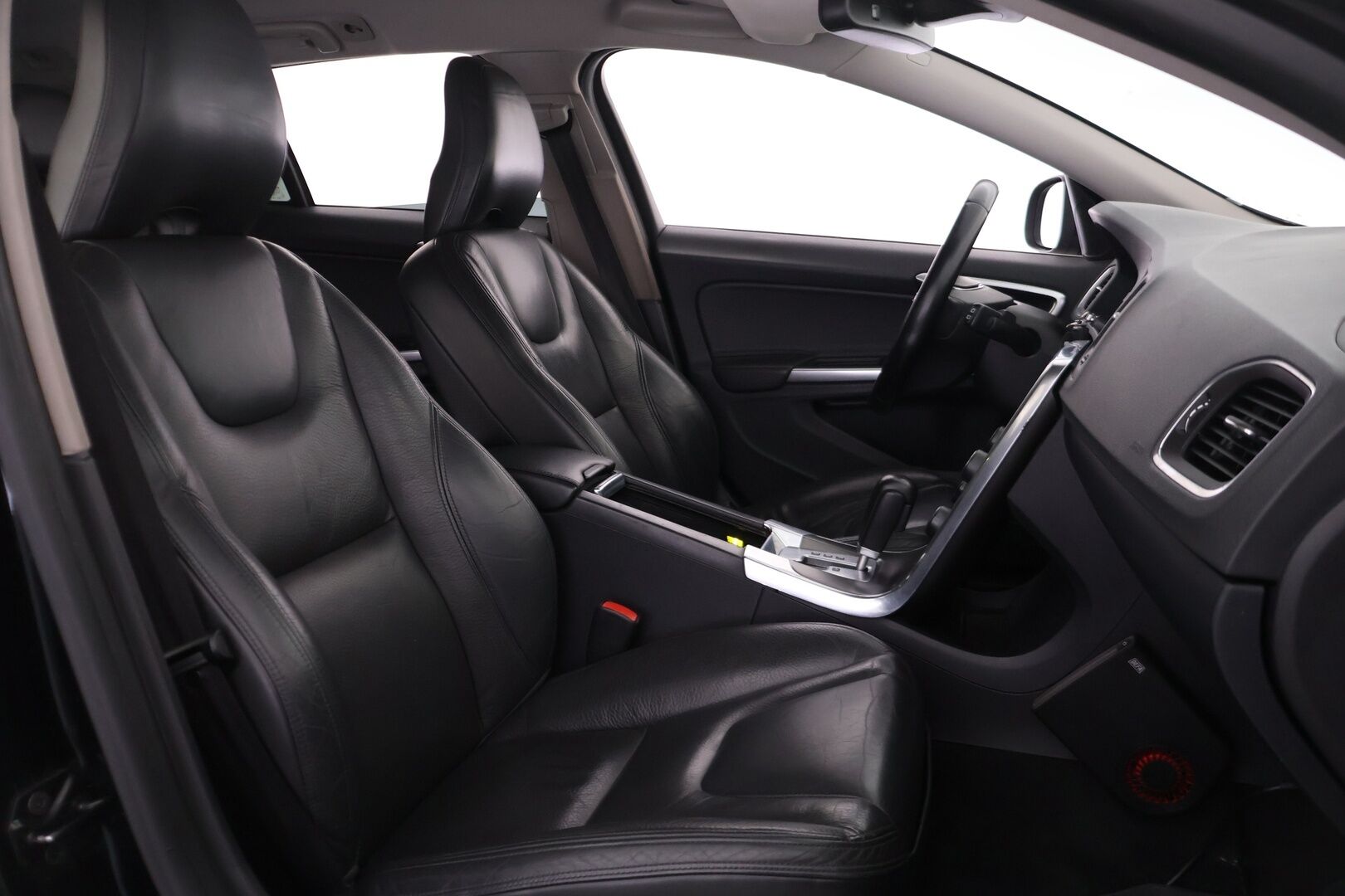 Volvo V60 2010 D3 Summum aut **YritysOutlet - Myydään vain yrityksille*