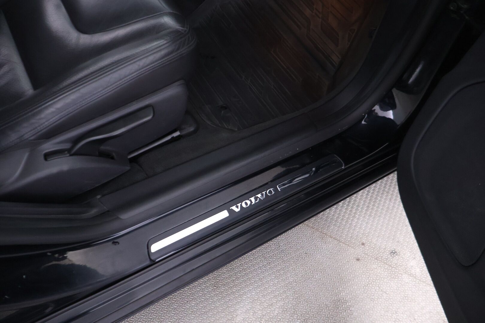 Volvo V60 2010 D3 Summum aut **YritysOutlet - Myydään vain yrityksille*